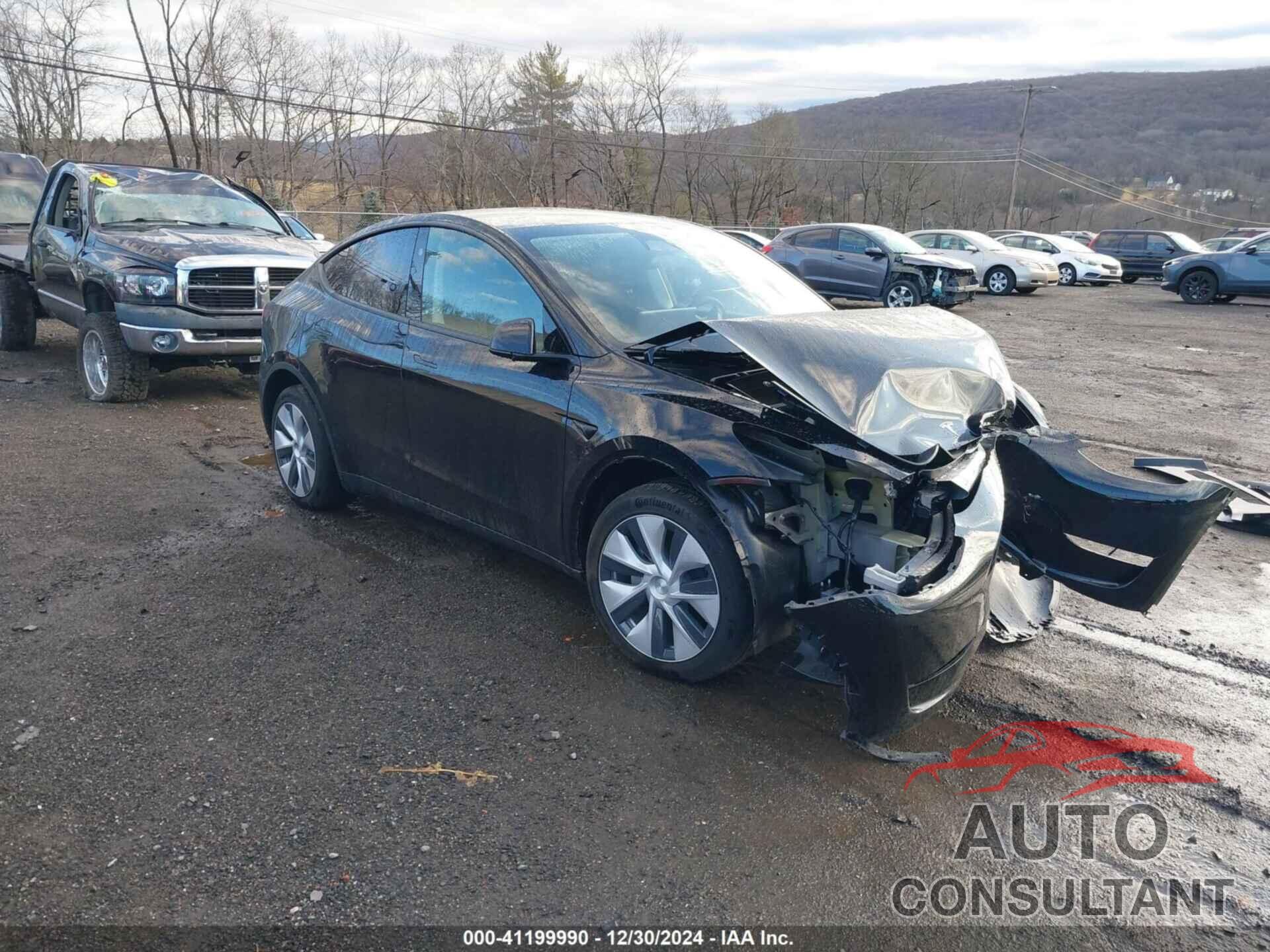 TESLA MODEL Y 2024 - 7SAYGDED9RF055789