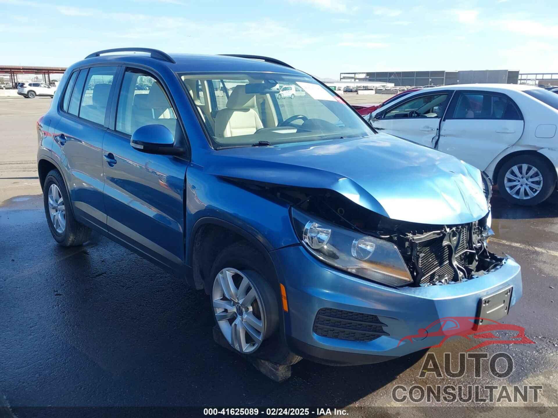 VOLKSWAGEN TIGUAN 2017 - WVGAV7AX1HW509822