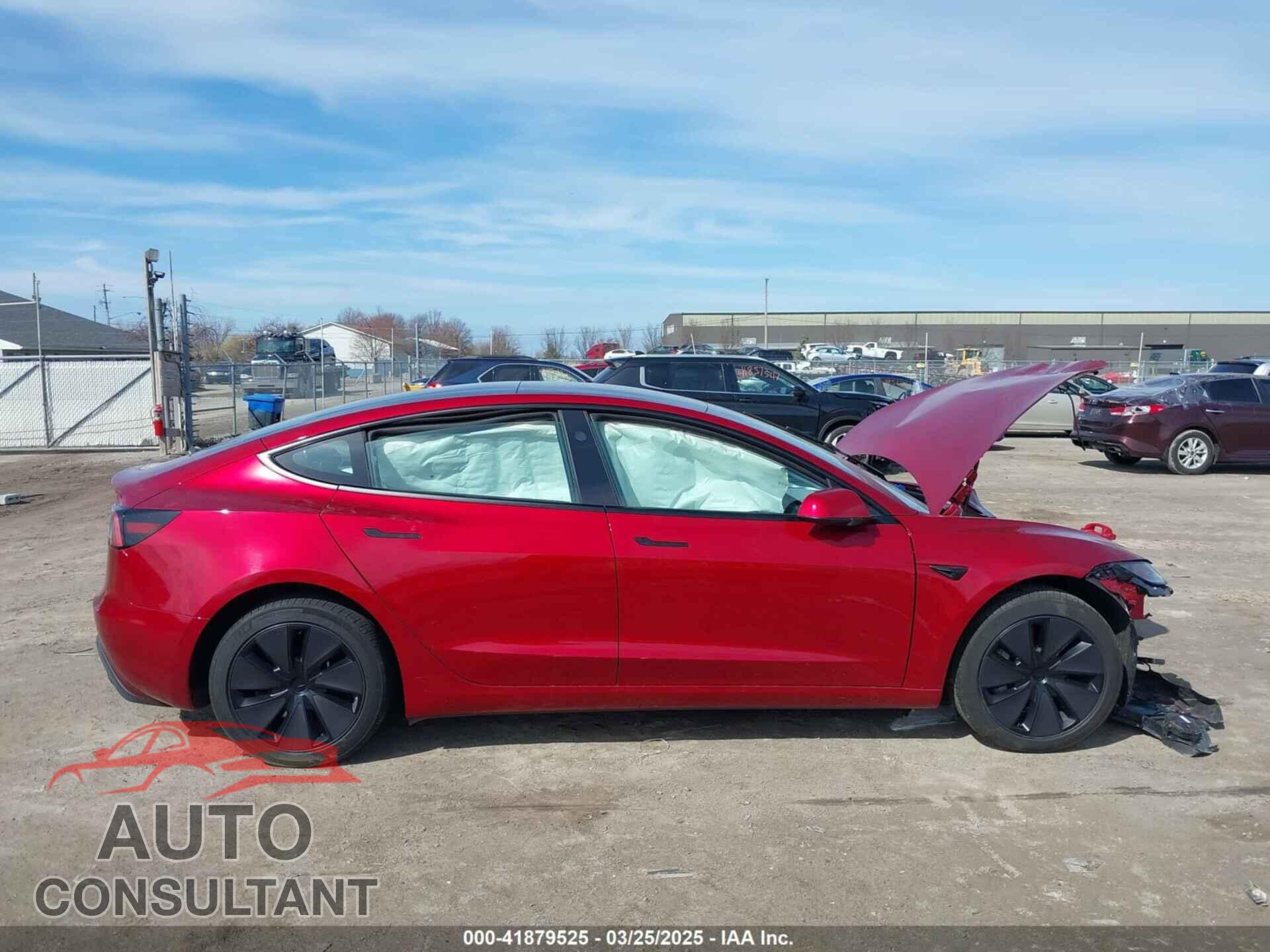 TESLA MODEL 3 2024 - 5YJ3E1EA4RF858852