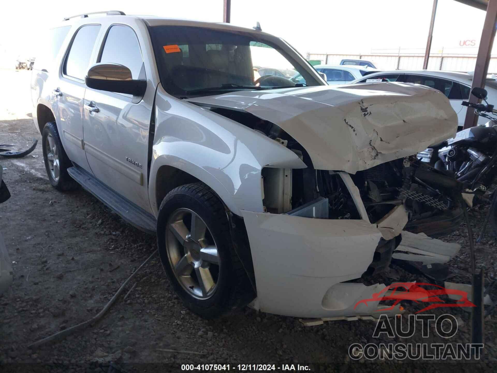 CHEVROLET TAHOE 2011 - 1GNSCAE06BR268913