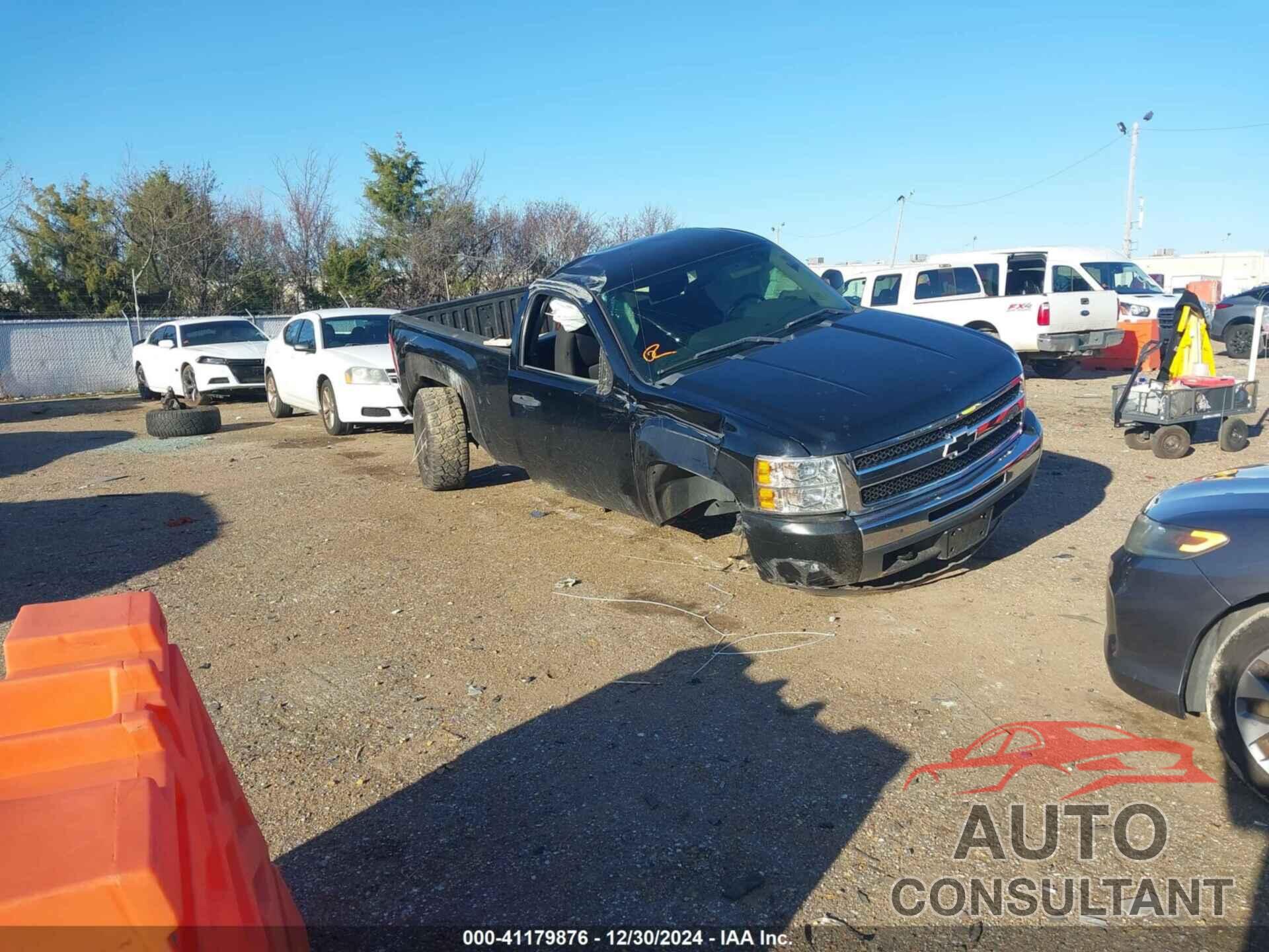 CHEVROLET SILVERADO 1500 2011 - 1GCNKPEA9BZ336268