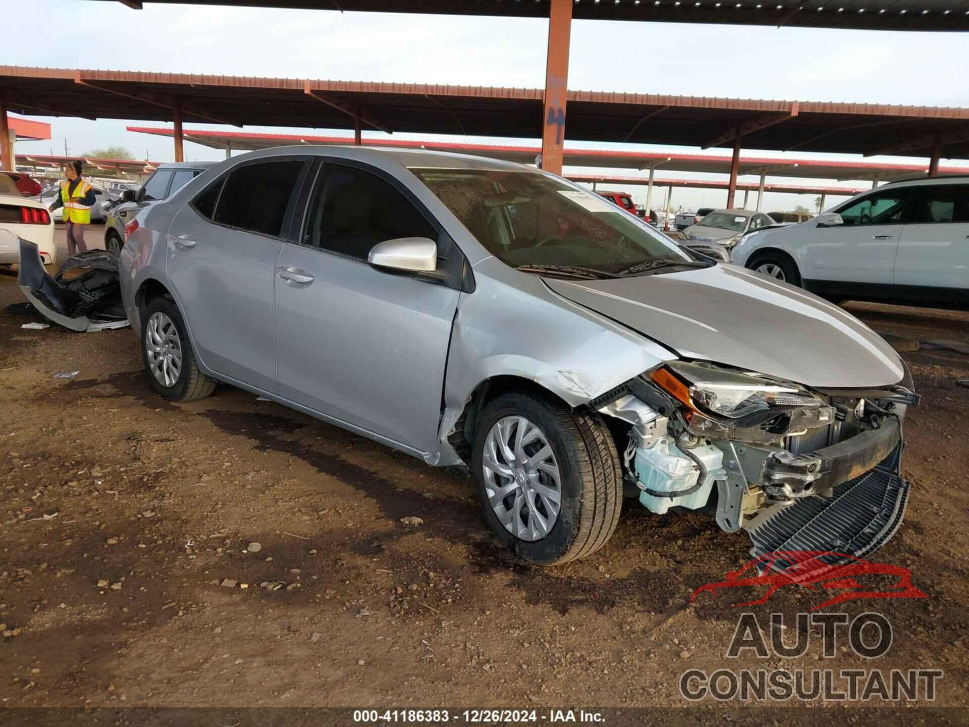 TOYOTA COROLLA 2018 - 5YFBURHE4JP744810