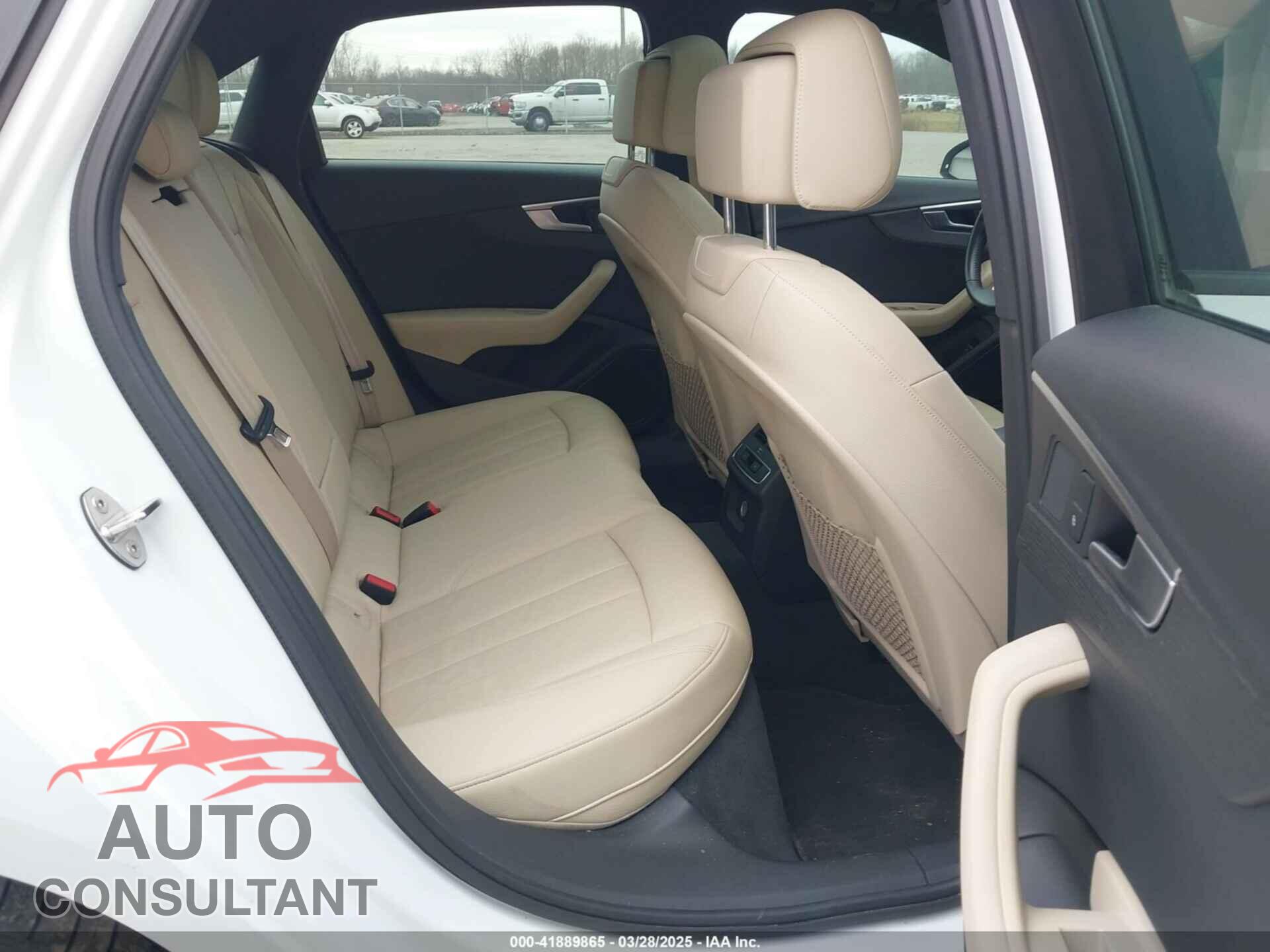 AUDI A4 2017 - WAUKMAF49HN058343