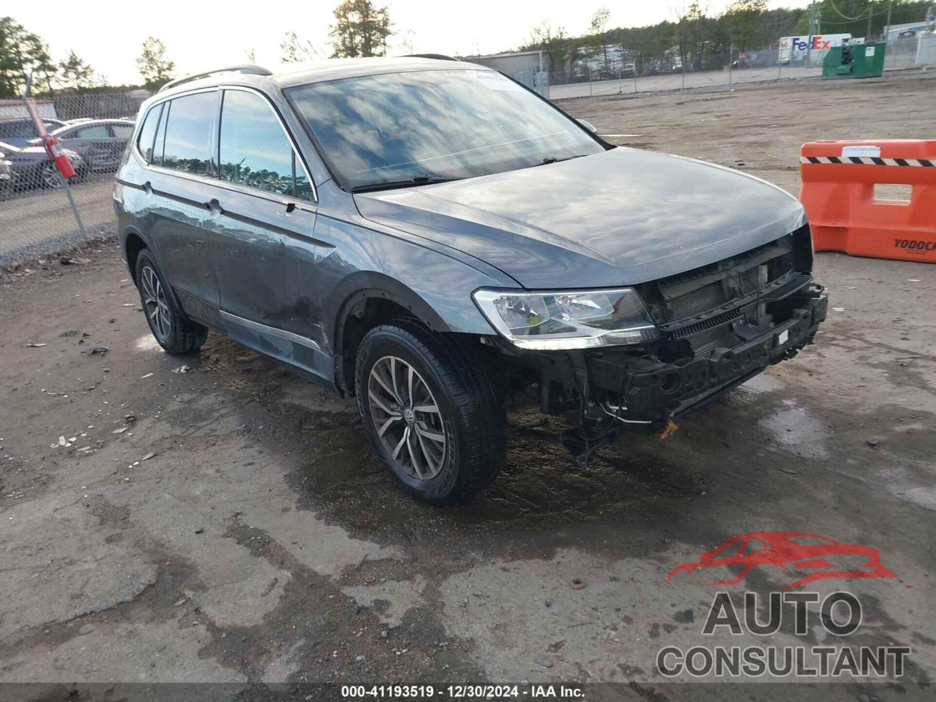 VOLKSWAGEN TIGUAN 2018 - 3VV3B7AX9JM019058