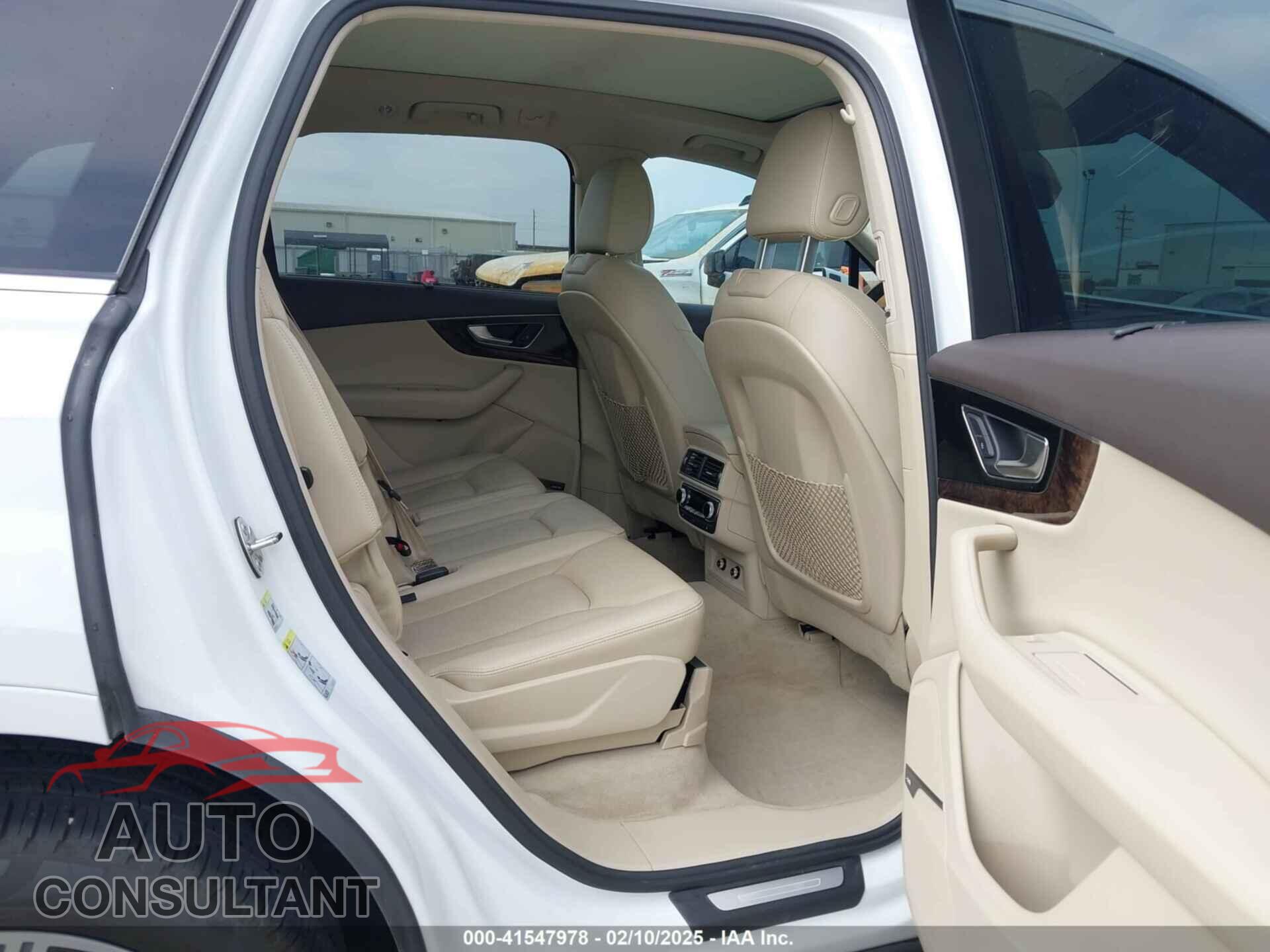 AUDI Q7 2018 - WA1VAAF71JD005631