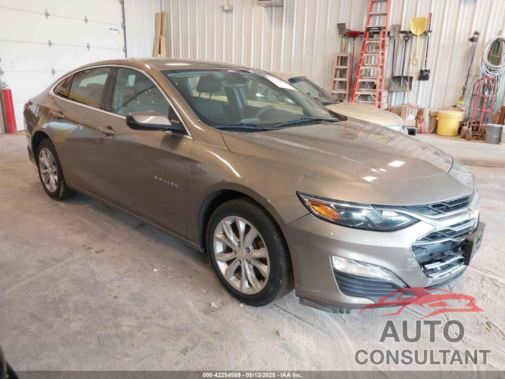 CHEVROLET MALIBU 2020 - 1G1ZD5ST1LF069404