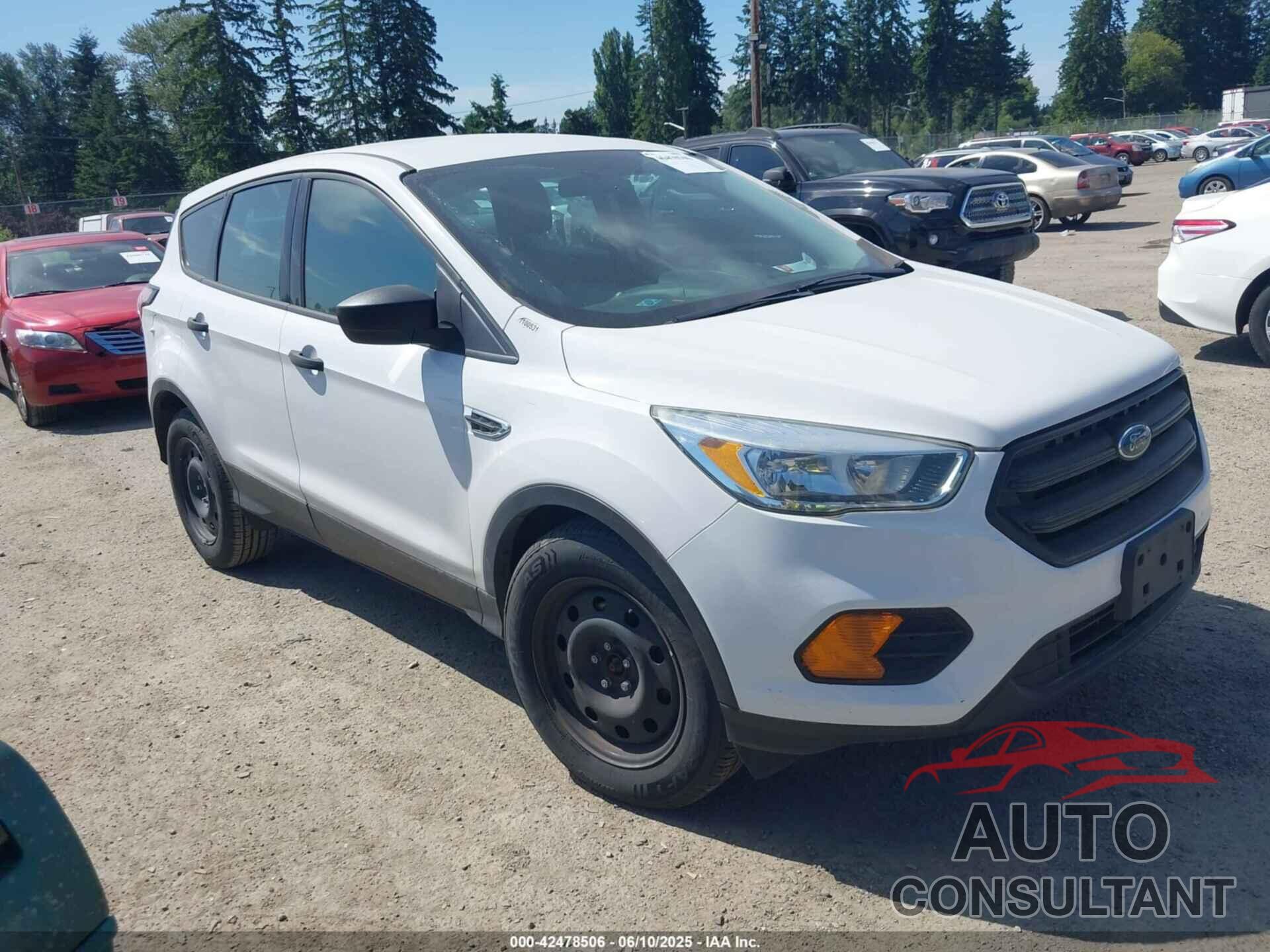 FORD ESCAPE 2017 - 1FMCU0F73HUB81973
