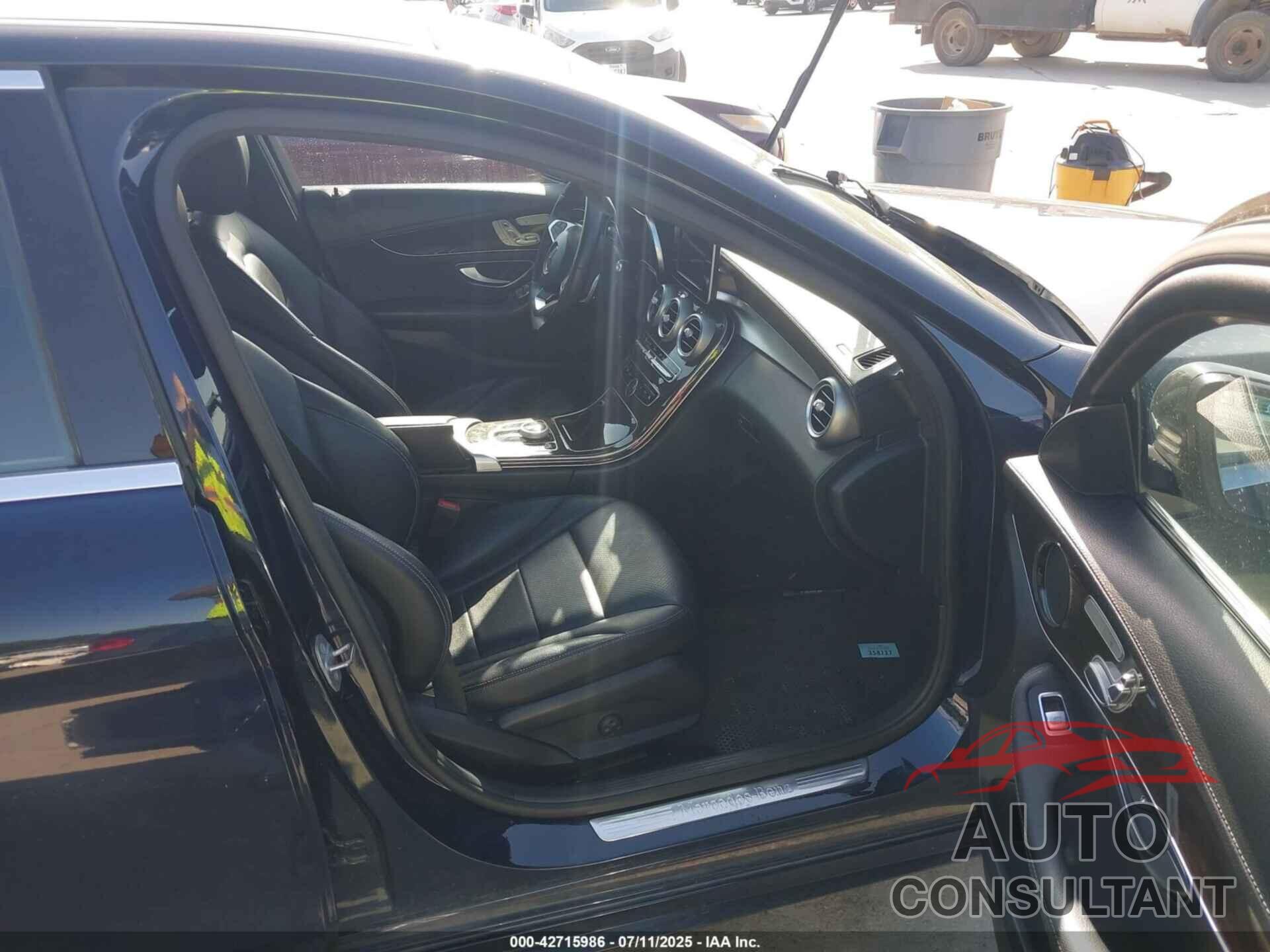 MERCEDES-BENZ C 300 2017 - 55SWF4JB2HU225757