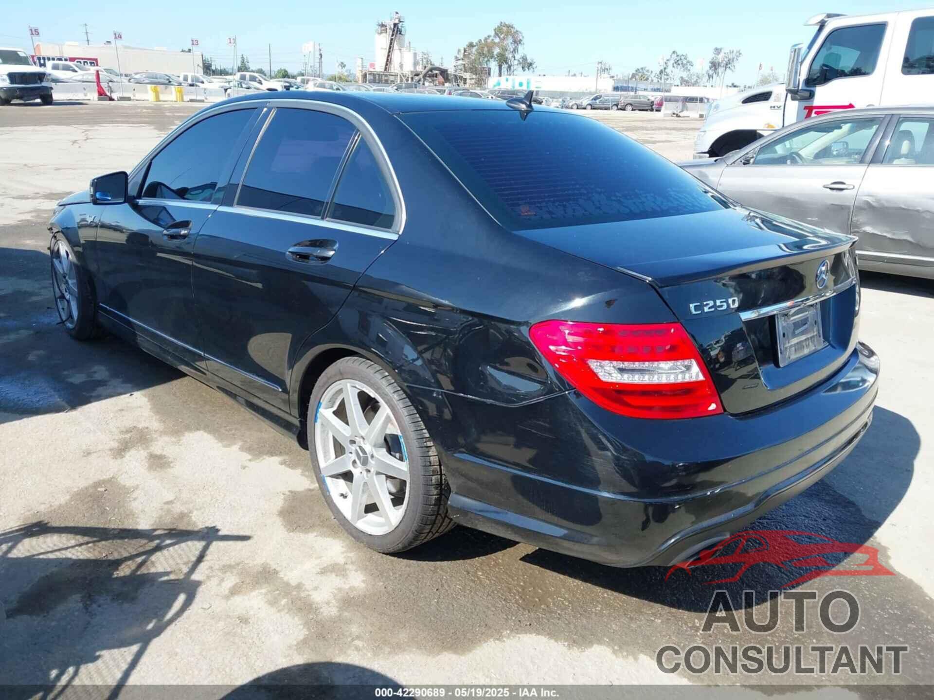 MERCEDES-BENZ C 250 2013 - WDDGF4HB1DR259968