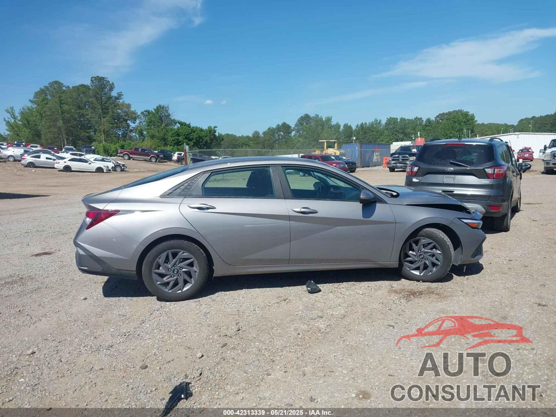 HYUNDAI ELANTRA 2024 - KMHLM4DG4RU650418