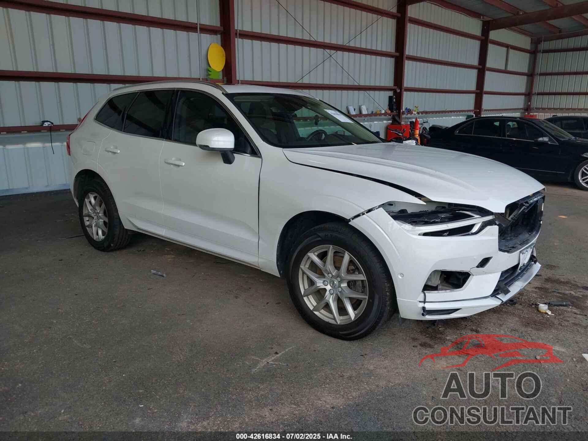 VOLVO XC60 2018 - LYV102RKXJB117271