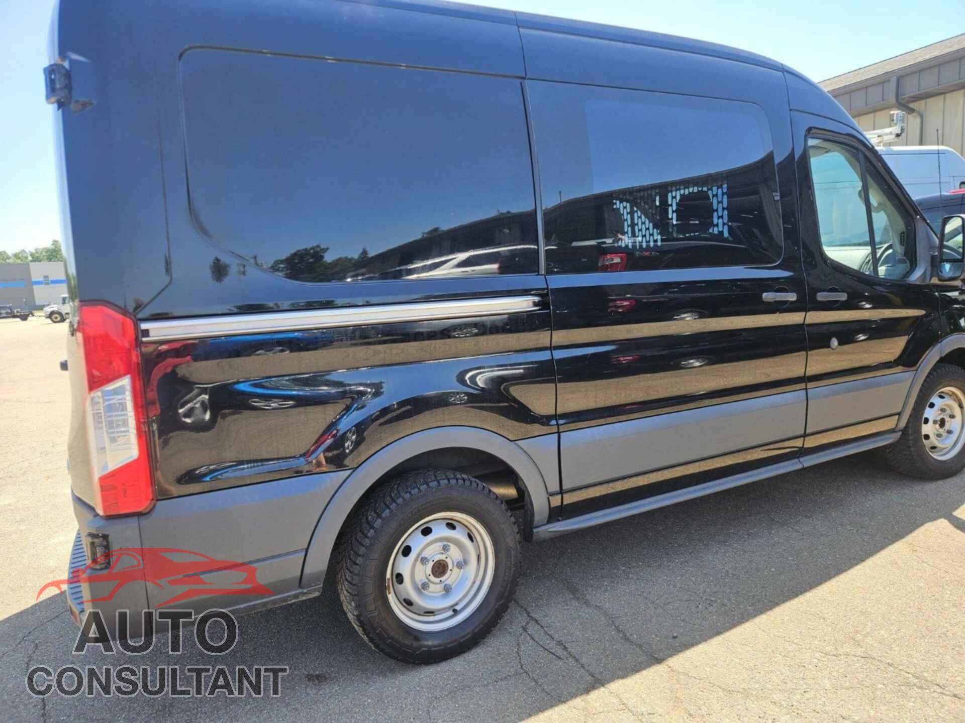 FORD TRANSIT 2017 - 1FTYE1CM5HKA43001