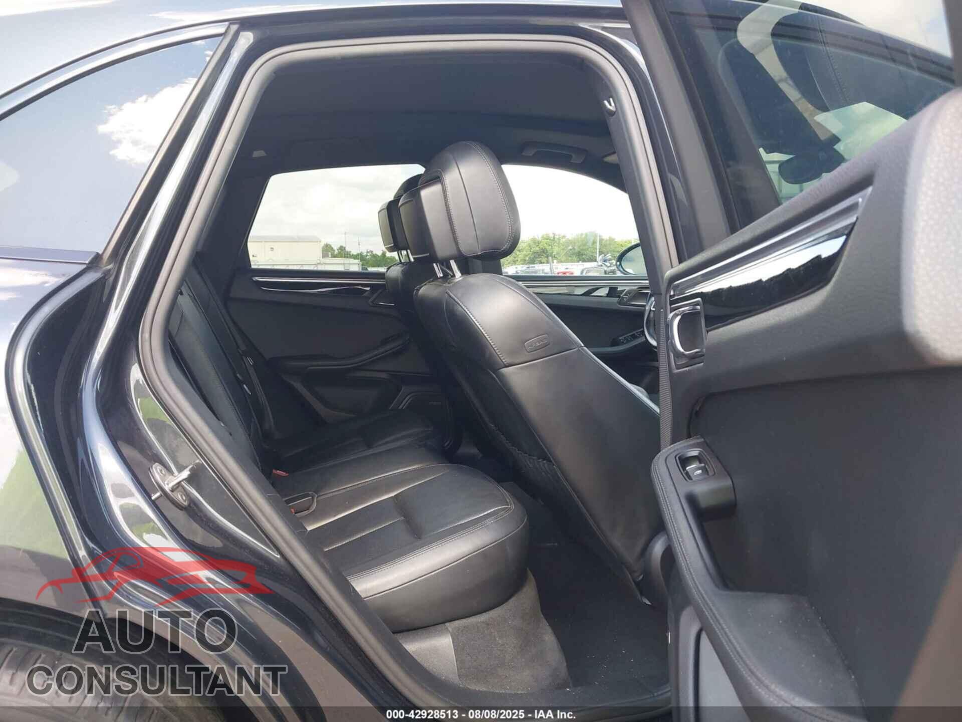 PORSCHE MACAN 2017 - WP1AA2A59HLB04132