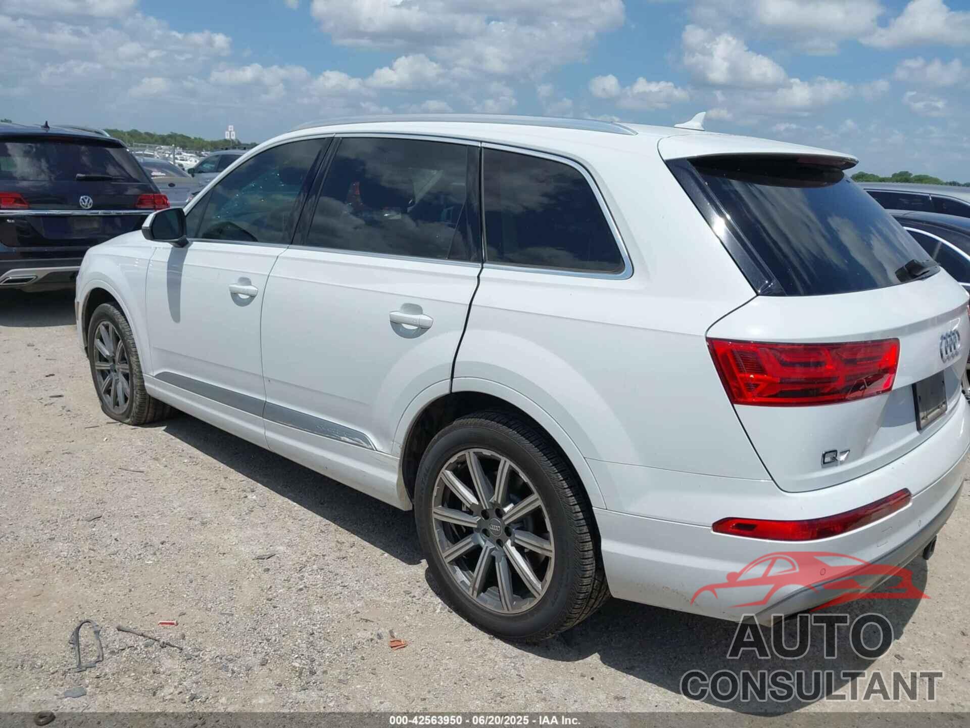 AUDI Q7 2019 - WA1LHAF79KD025758
