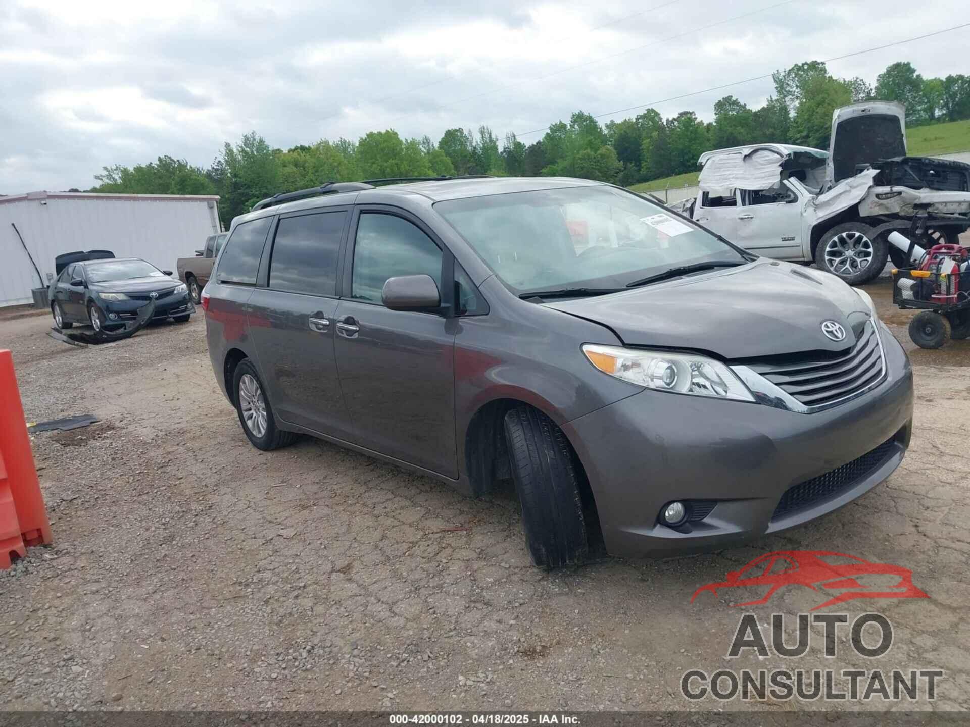 TOYOTA SIENNA 2015 - 5TDYK3DCXFS617723