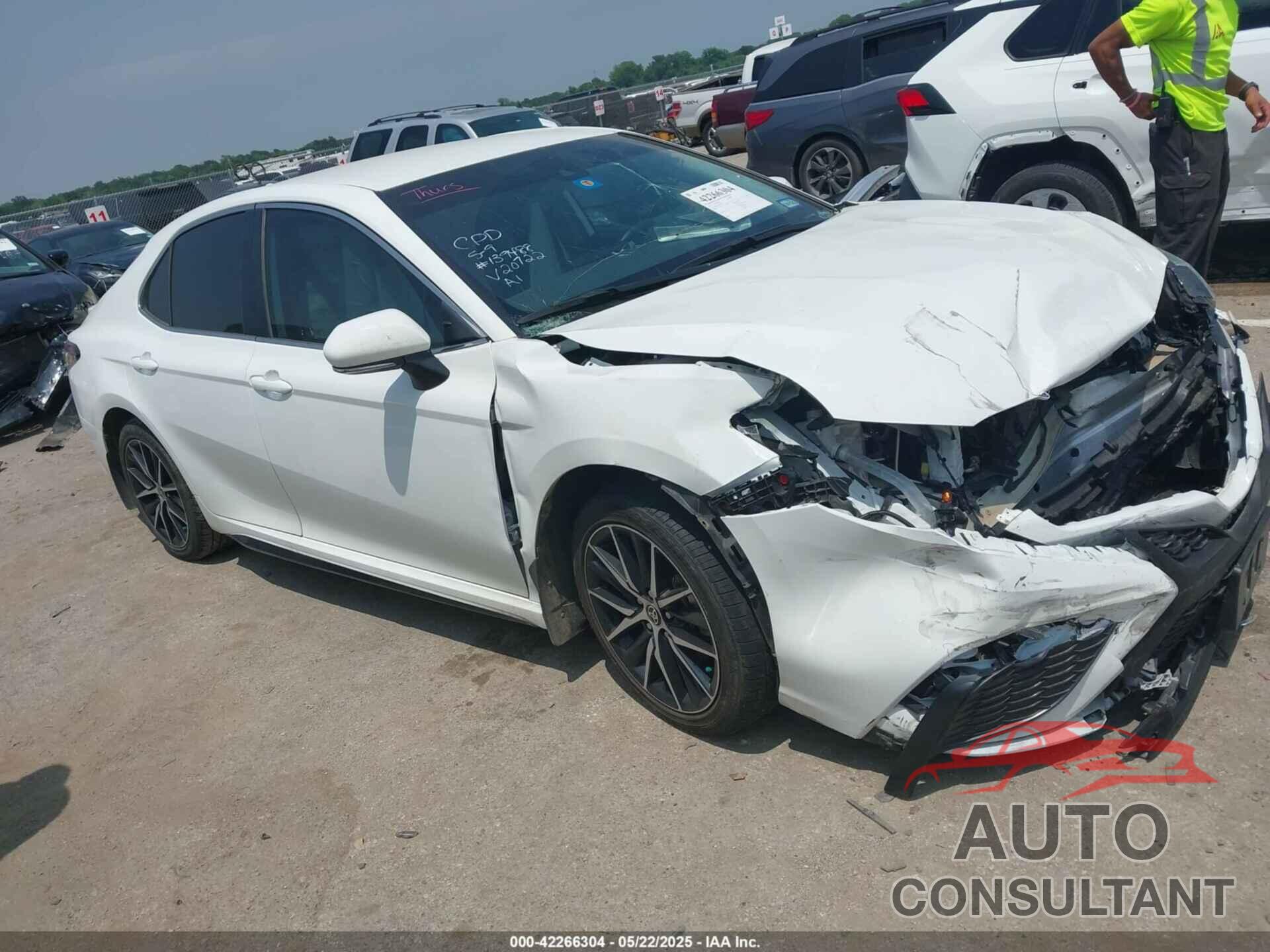 TOYOTA CAMRY 2023 - 4T1G11AK5PU820722