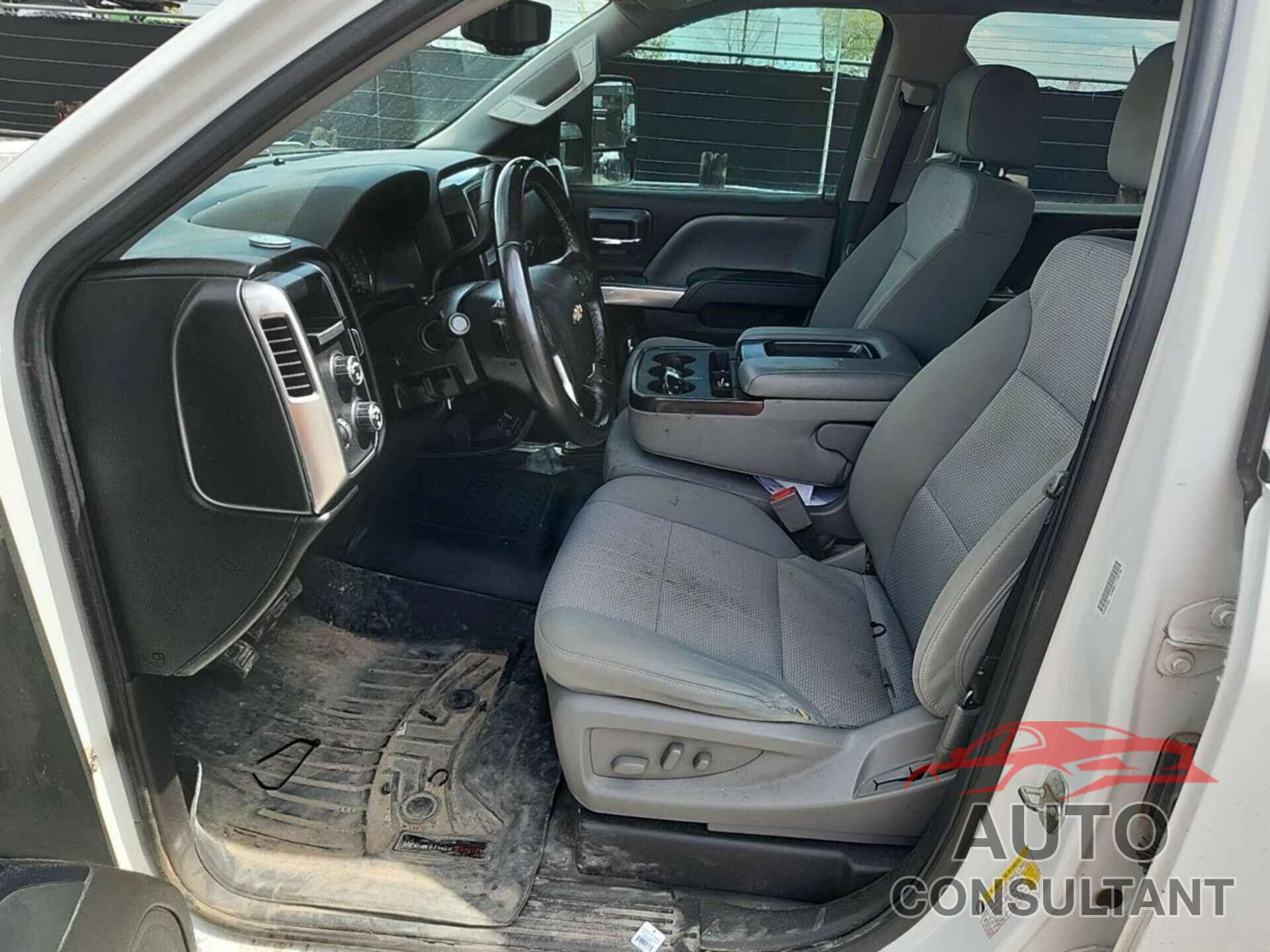CHEVROLET SILVERADO 2018 - 3GCUKREC0JG338434
