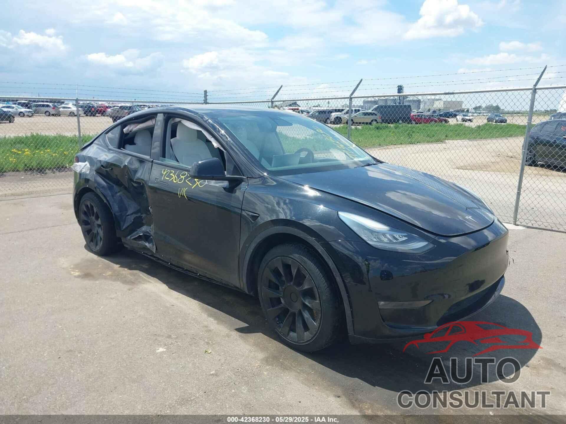 TESLA MODEL Y 2021 - 5YJYGAEE9MF197671