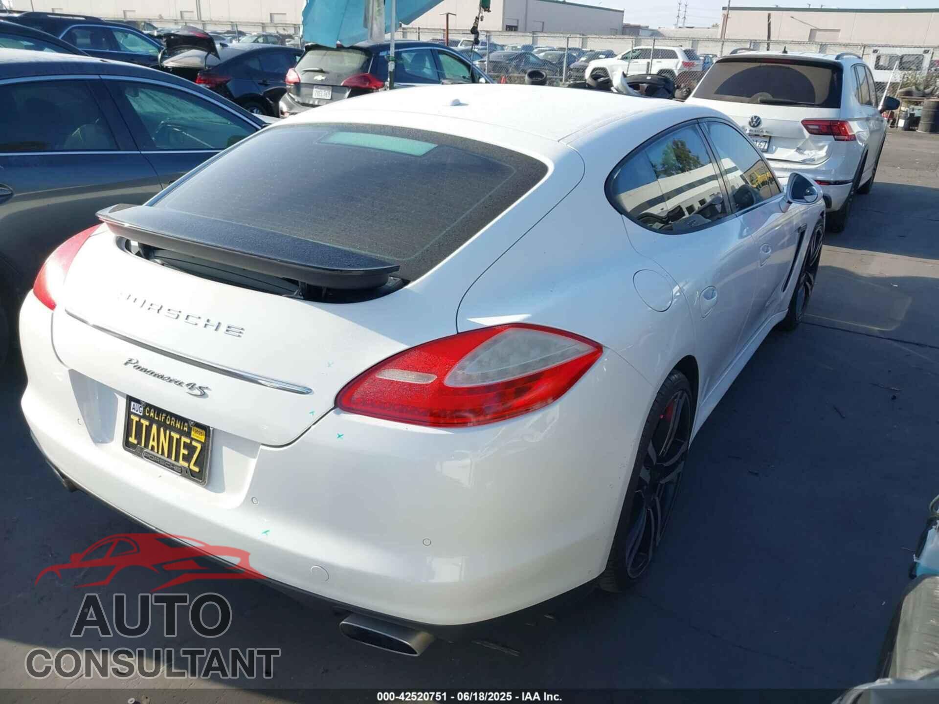 PORSCHE PANAMERA 2011 - WP0AA2A72BL016484