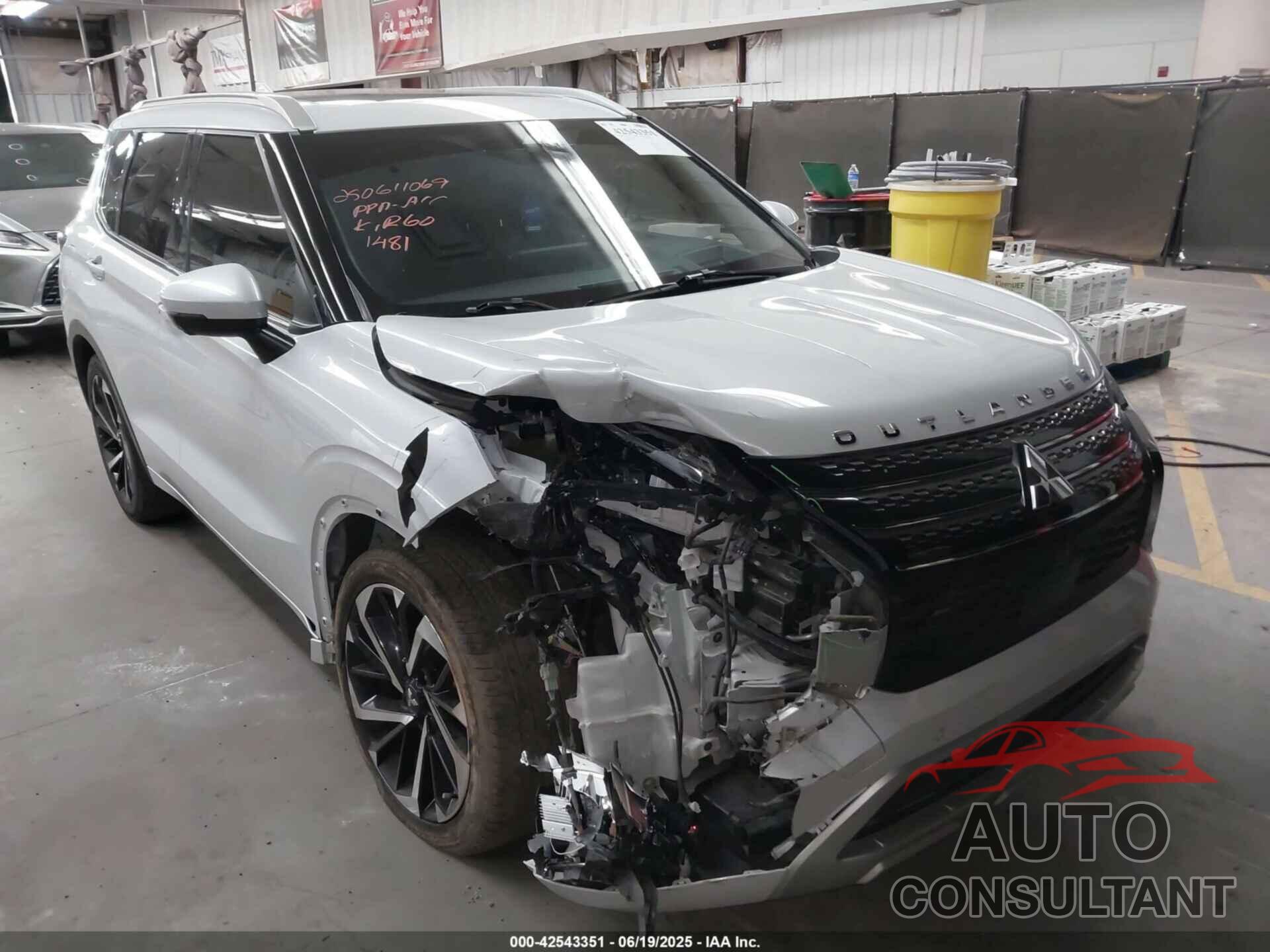 MITSUBISHI OUTLANDER 2022 - JA4J4VA81NZ091481