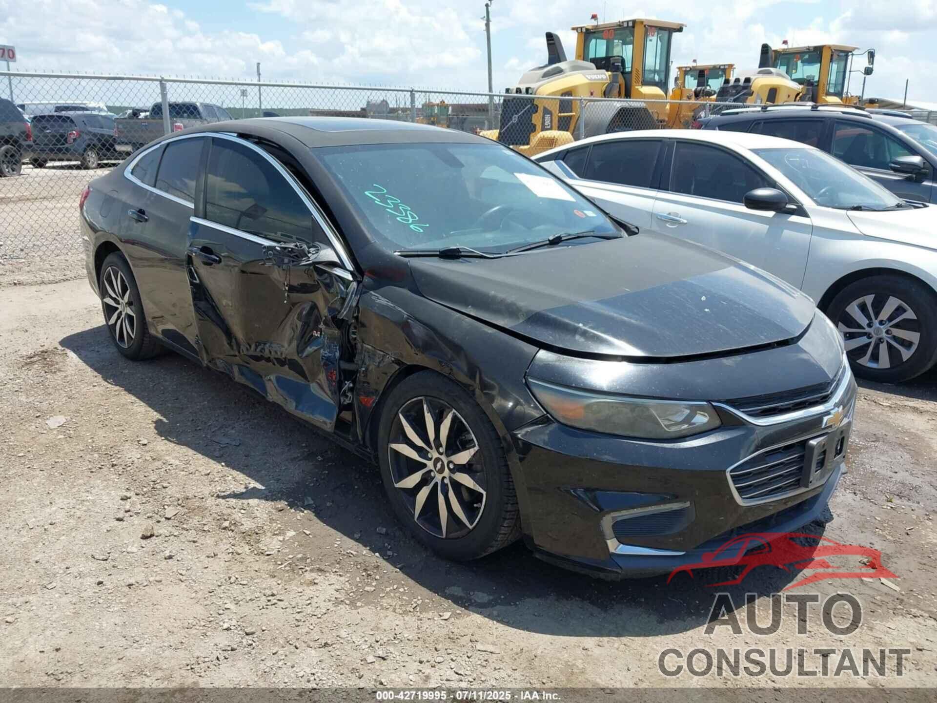 CHEVROLET MALIBU 2017 - 1G1ZE5STXHF204514