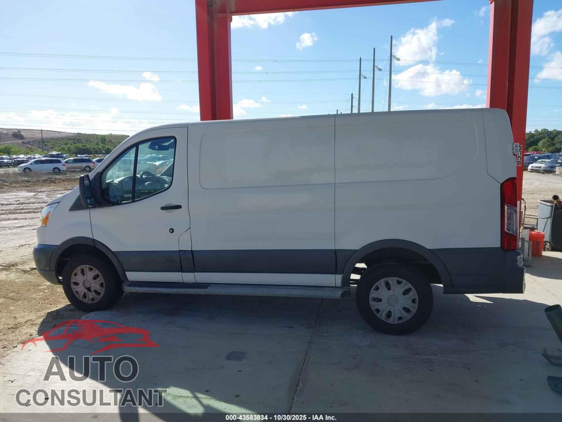 FORD TRANSIT 2017 - 1FTYR1YM9HKB10986