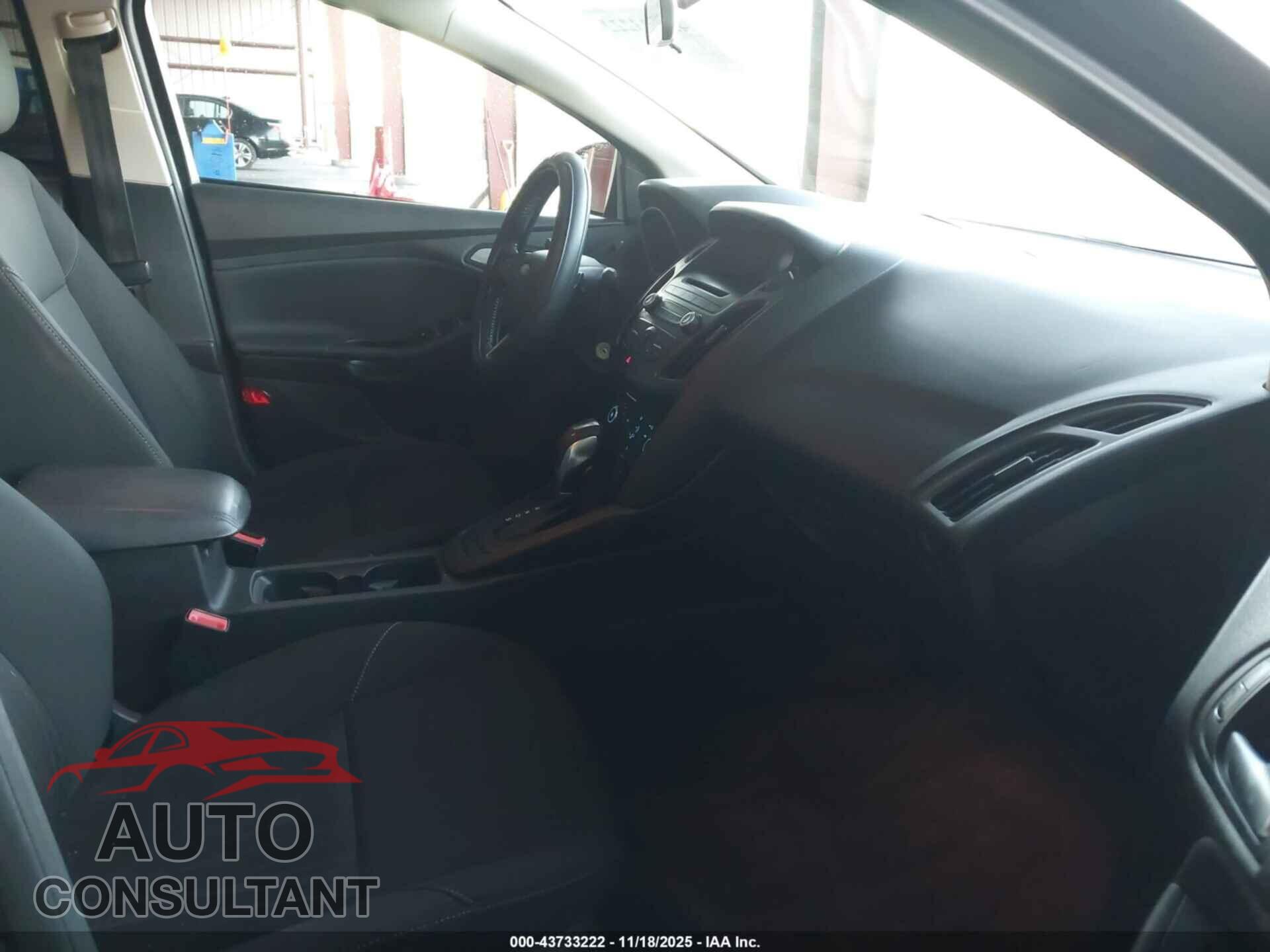 FORD FOCUS 2015 - 1FADP3F29FL324892