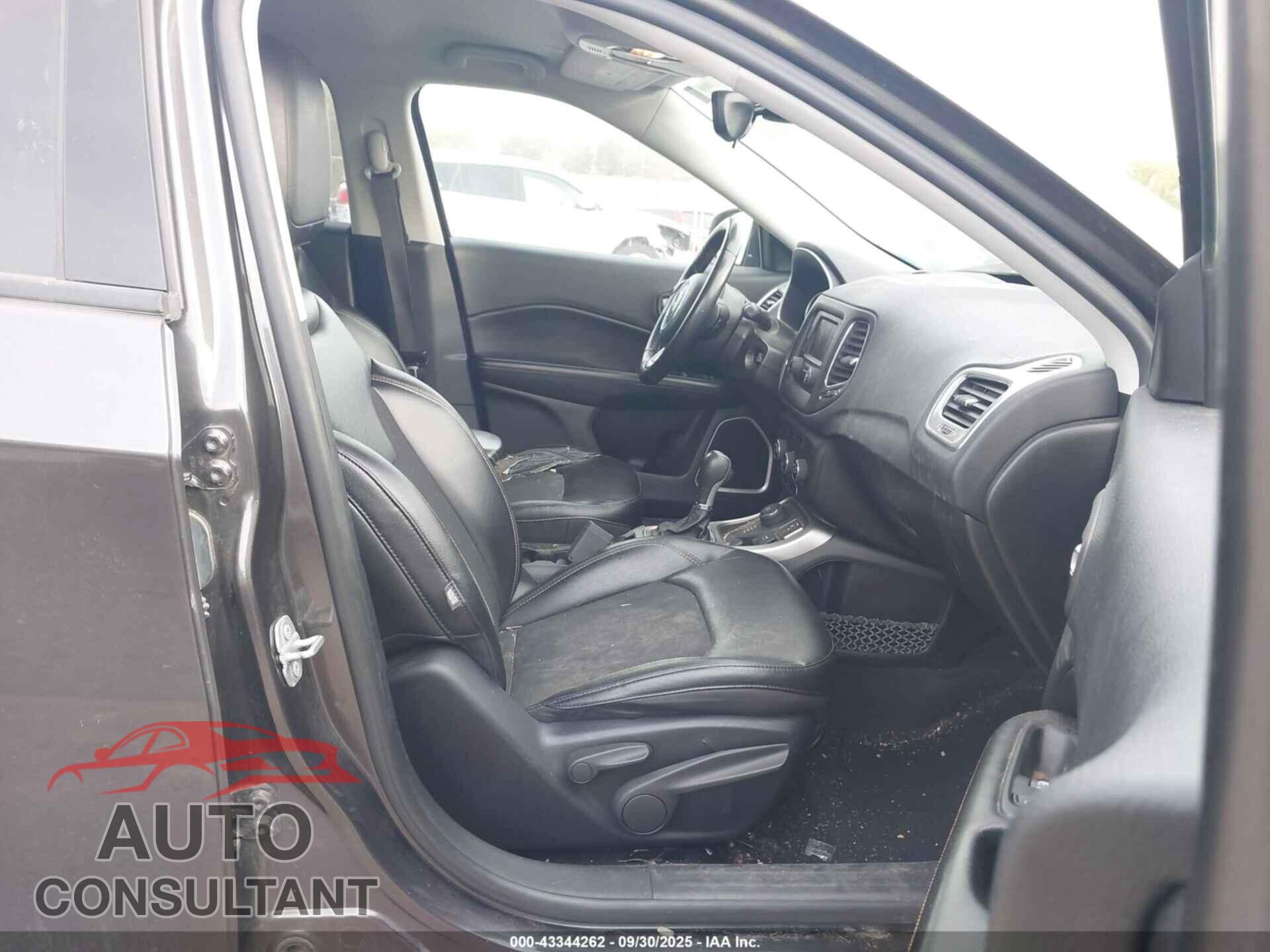 JEEP COMPASS 2018 - 3C4NJDBB9JT401981