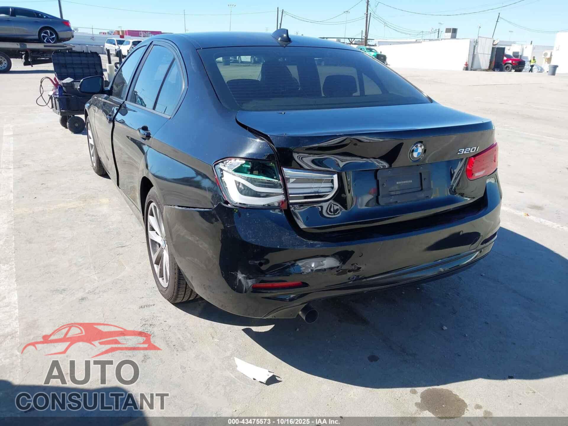 BMW 320I 2016 - WBA8E1G55GNU11318