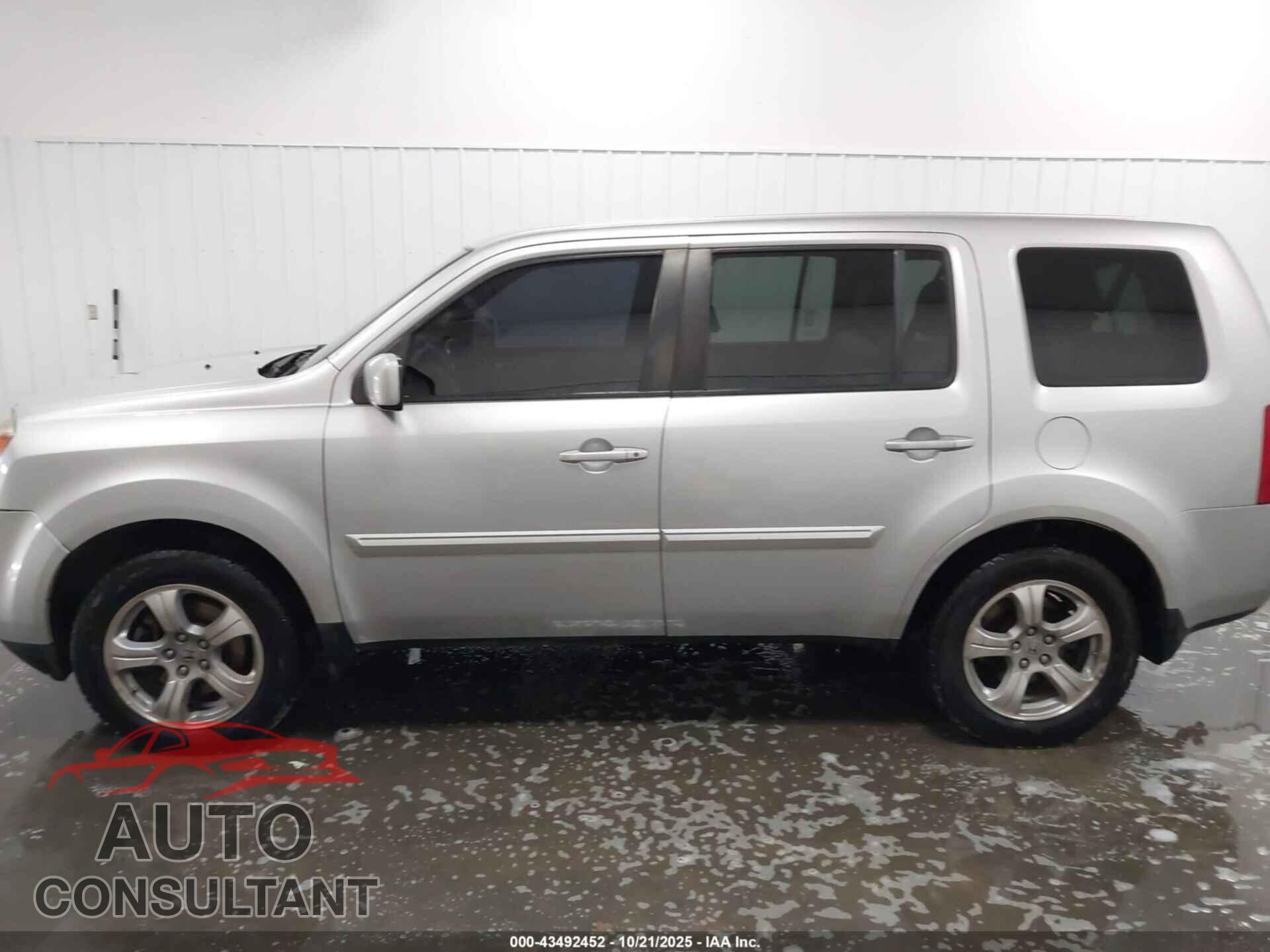 HONDA PILOT 2015 - 5FNYF4H50FB002978