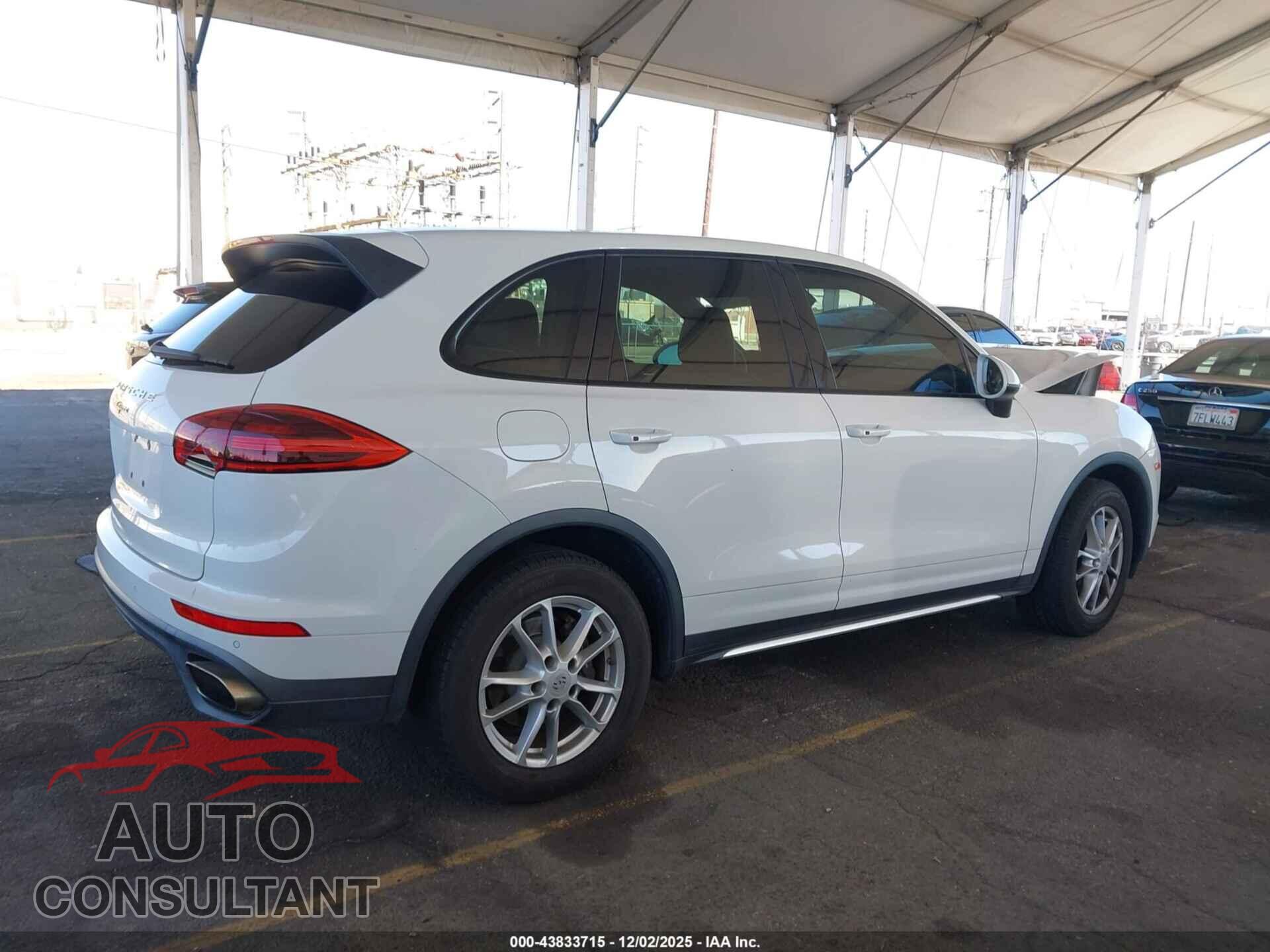 PORSCHE CAYENNE 2016 - WP1AA2A27GLA11002