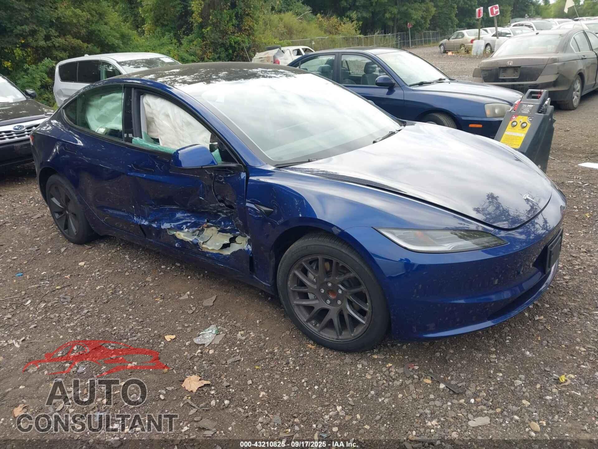 TESLA MODEL 3 2024 - 5YJ3E1EA2RF747815