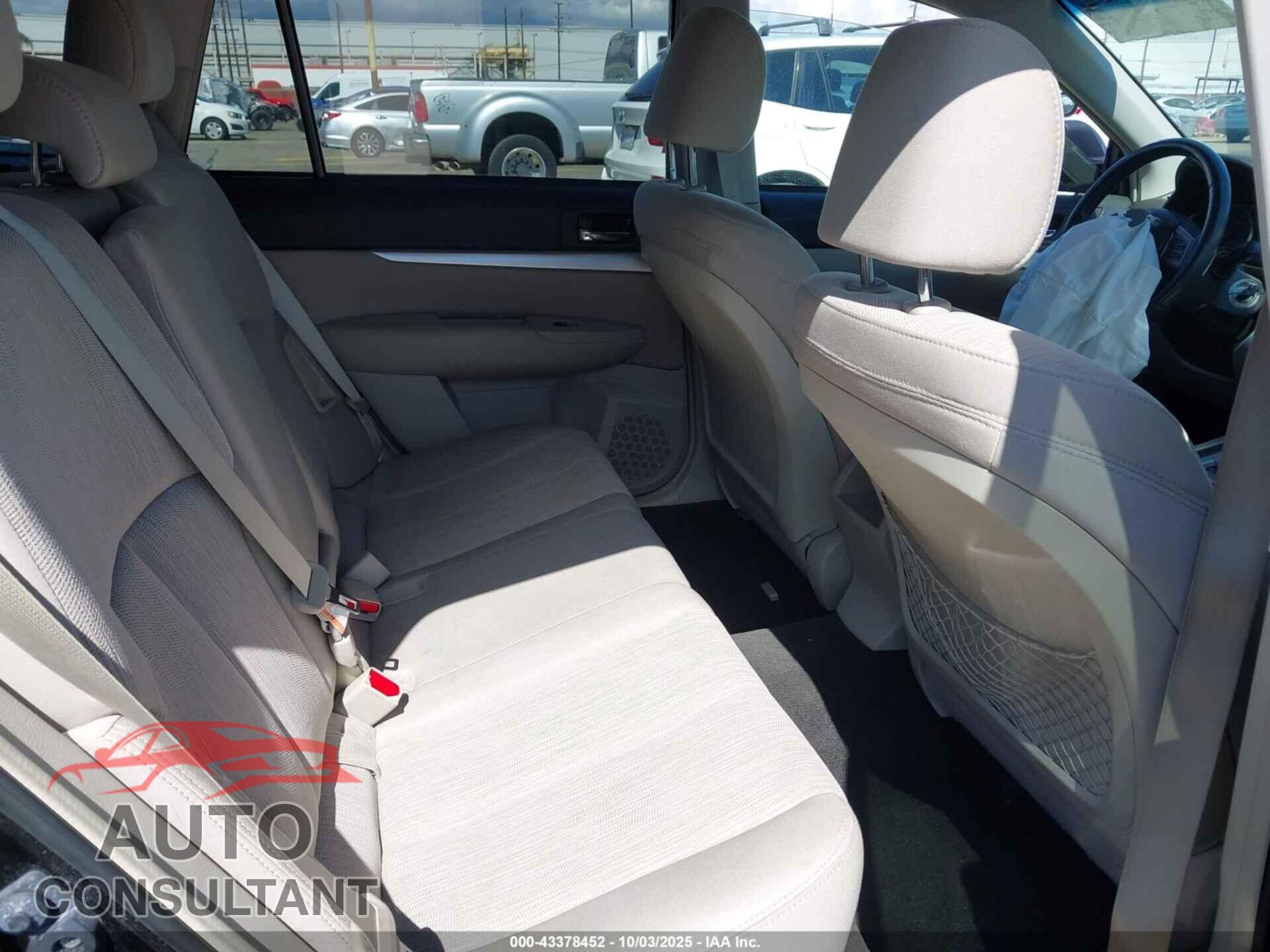 SUBARU OUTBACK 2013 - 4S4BRBGC8D3310391