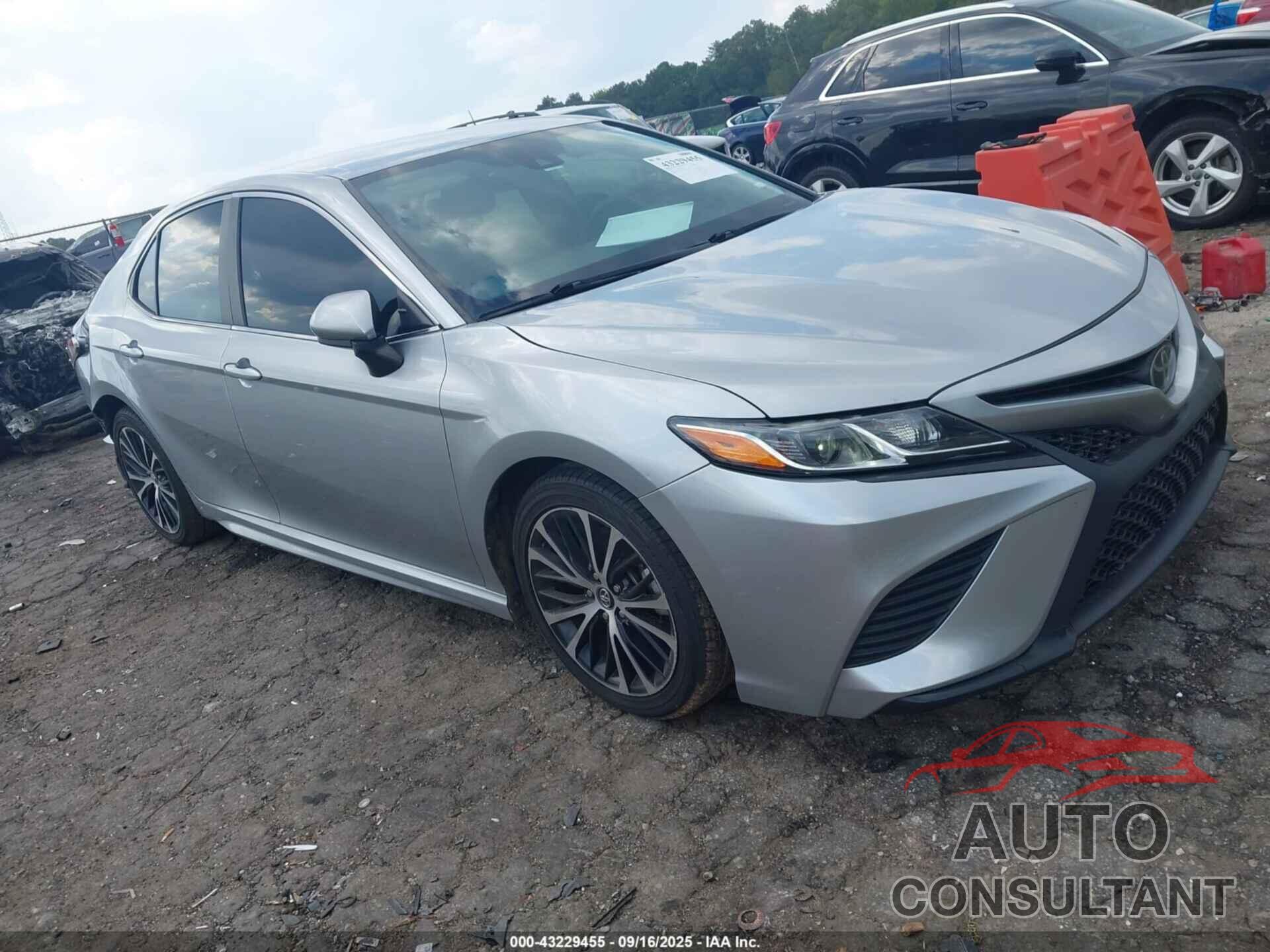 TOYOTA CAMRY 2020 - 4T1G11AK3LU930470
