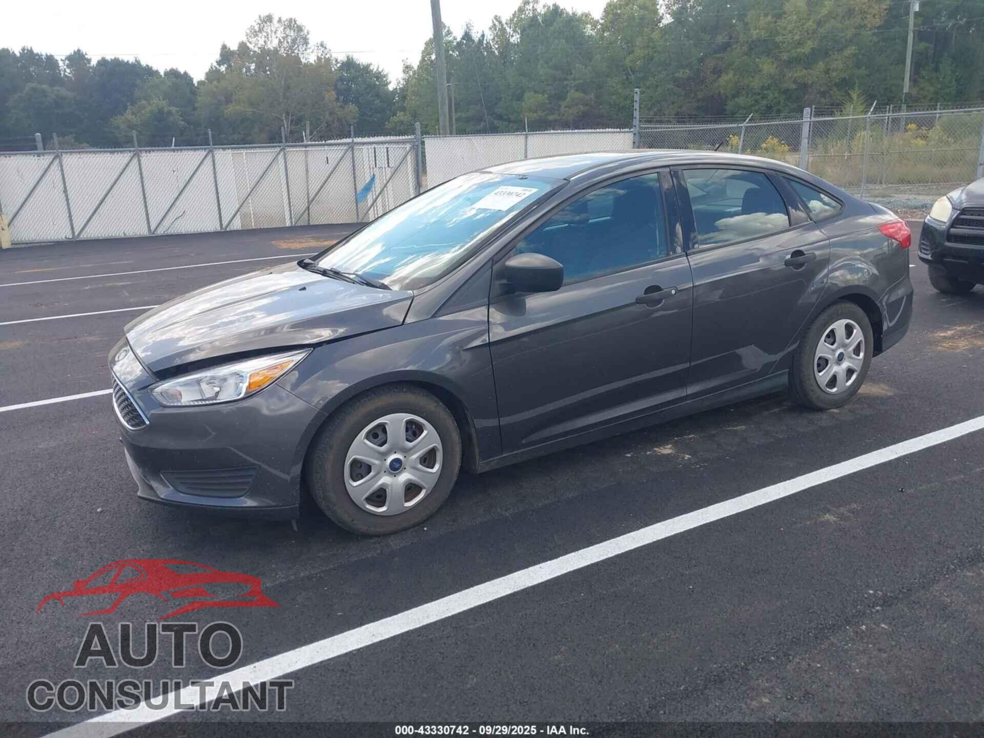 FORD FOCUS 2015 - 1FADP3E25FL312871