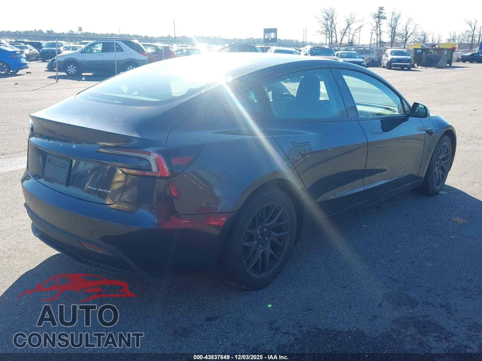 TESLA MODEL 3 2025 - 5YJ3E1EB6SF024032