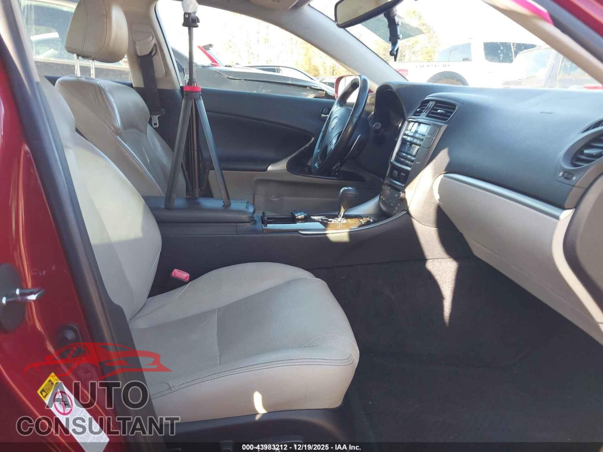 LEXUS IS 250 2012 - JTHCF5C20C5058041