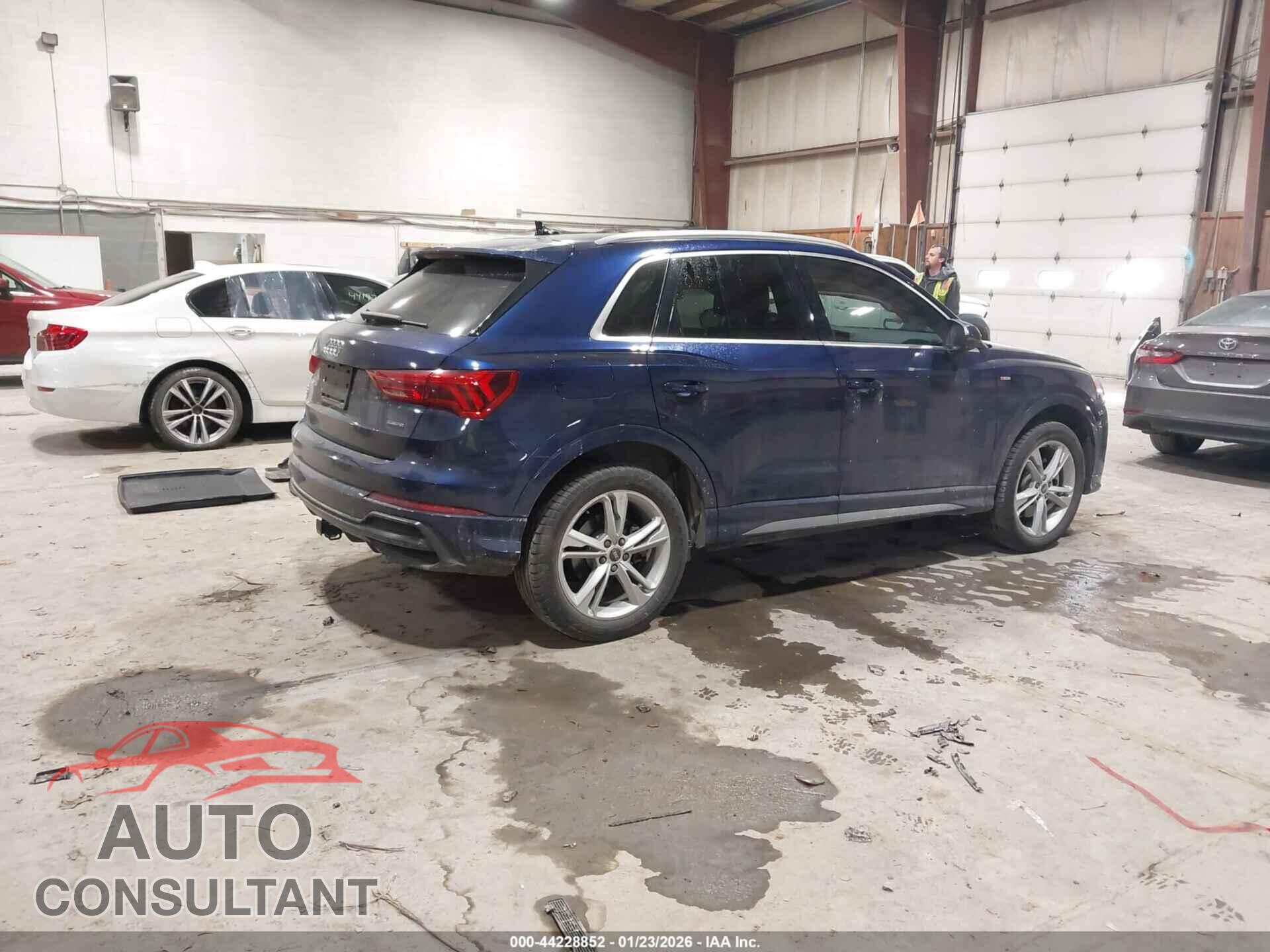 AUDI Q3 2022 - WA1DECF33N1031275