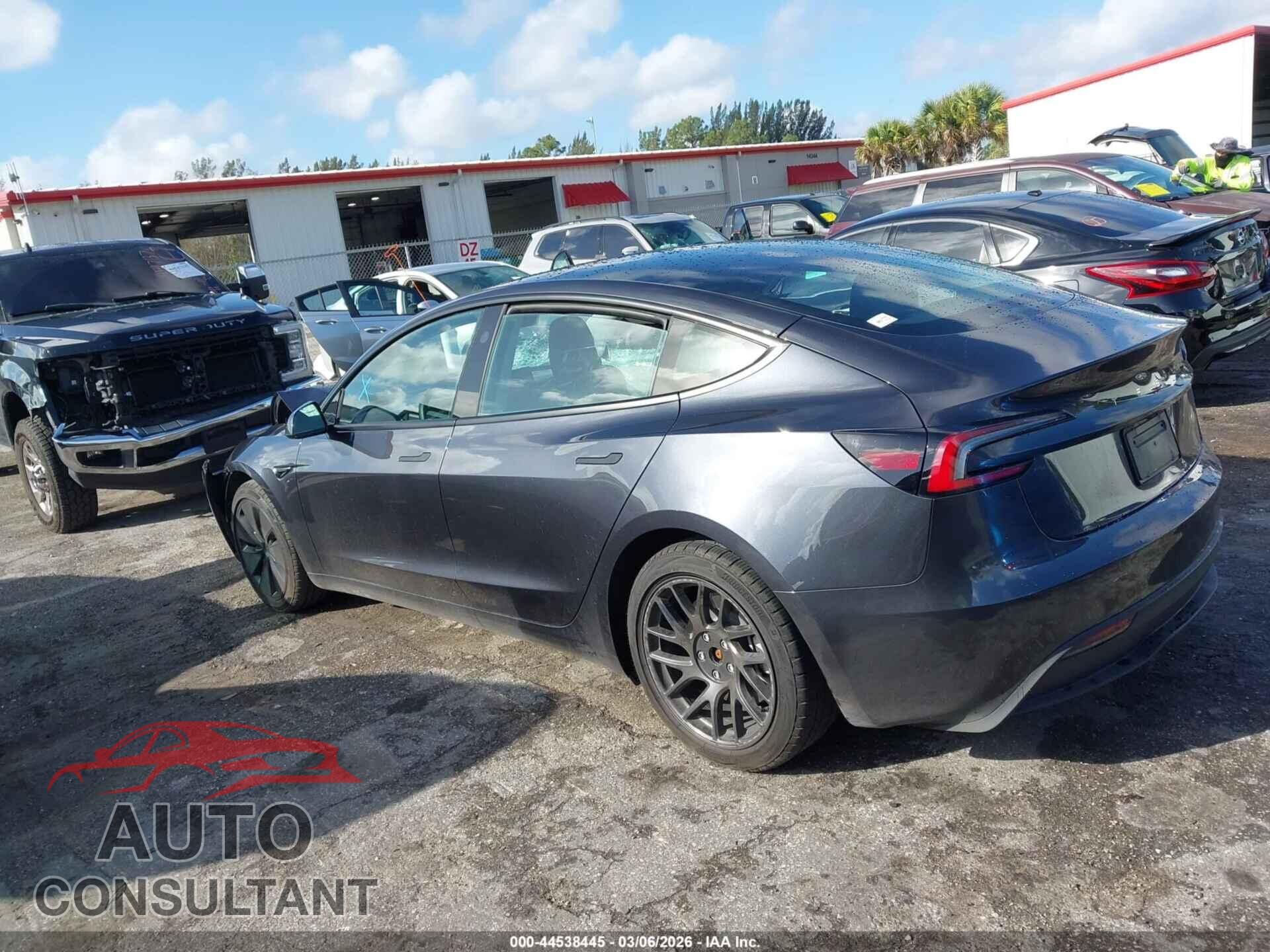 TESLA MODEL 3 2024 - 5YJ3E1EA9RF760156