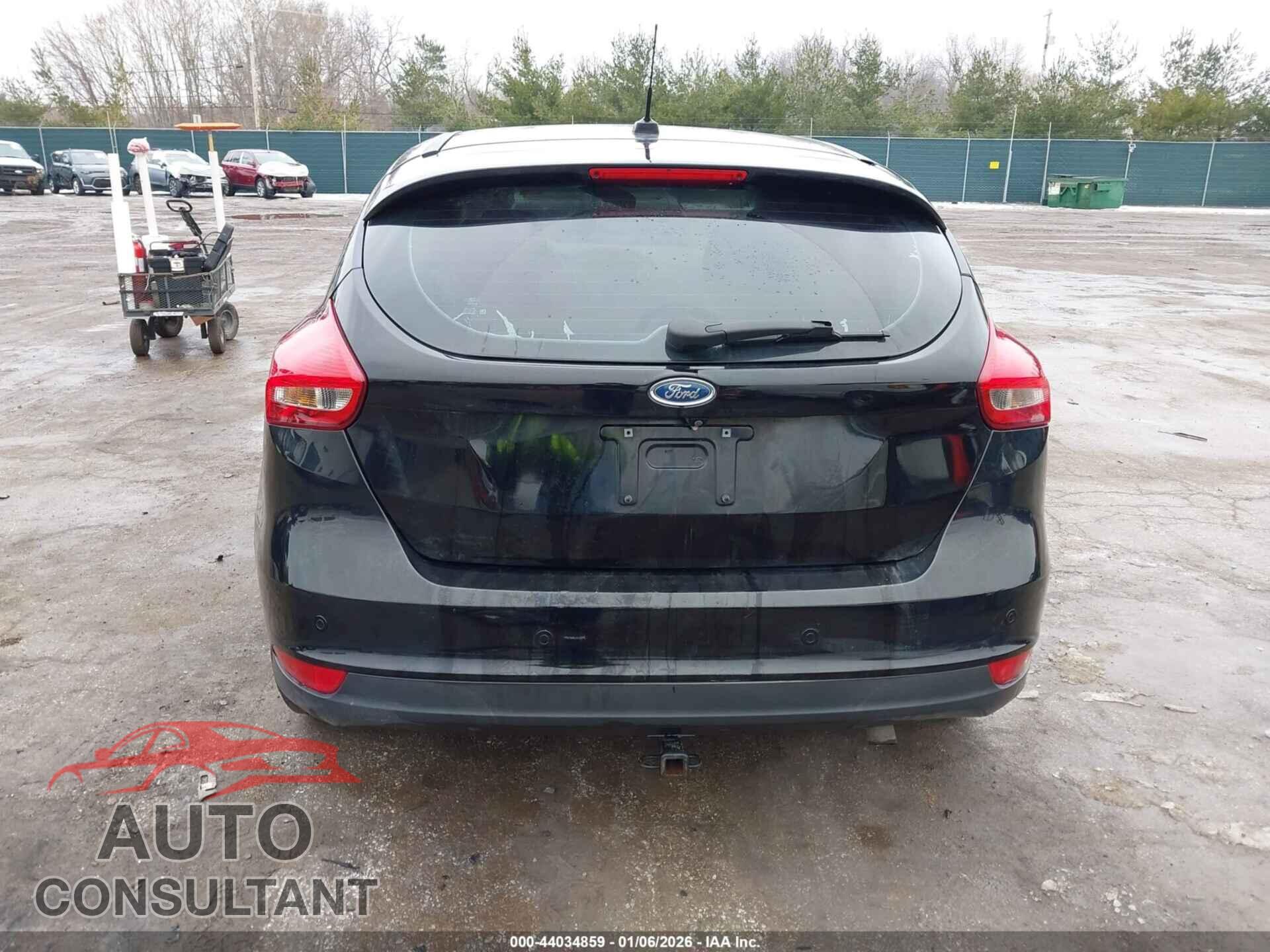 FORD FOCUS 2017 - 1FADP3M23HL328331