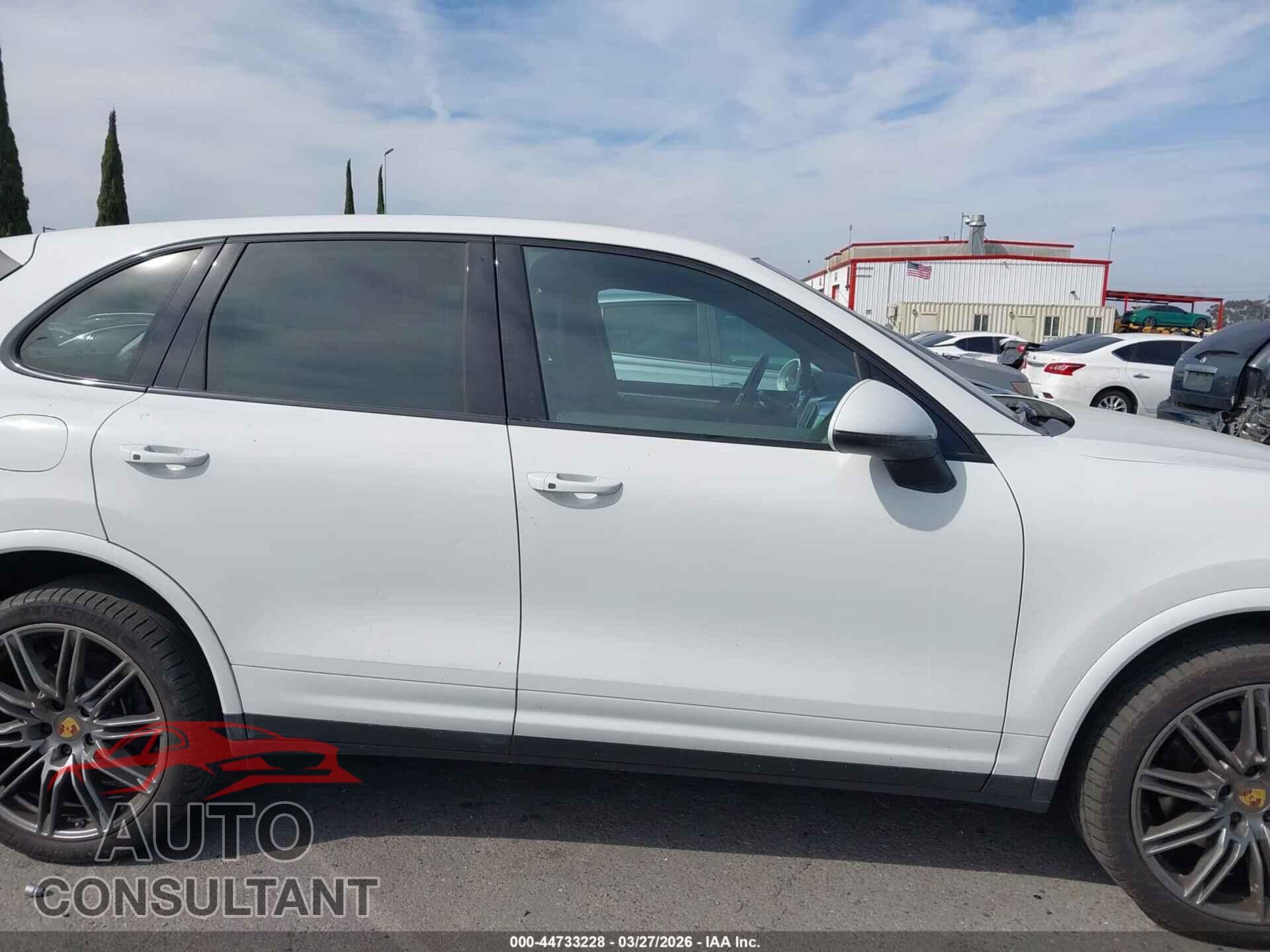 PORSCHE CAYENNE 2017 - WP1AA2A27HKA86015