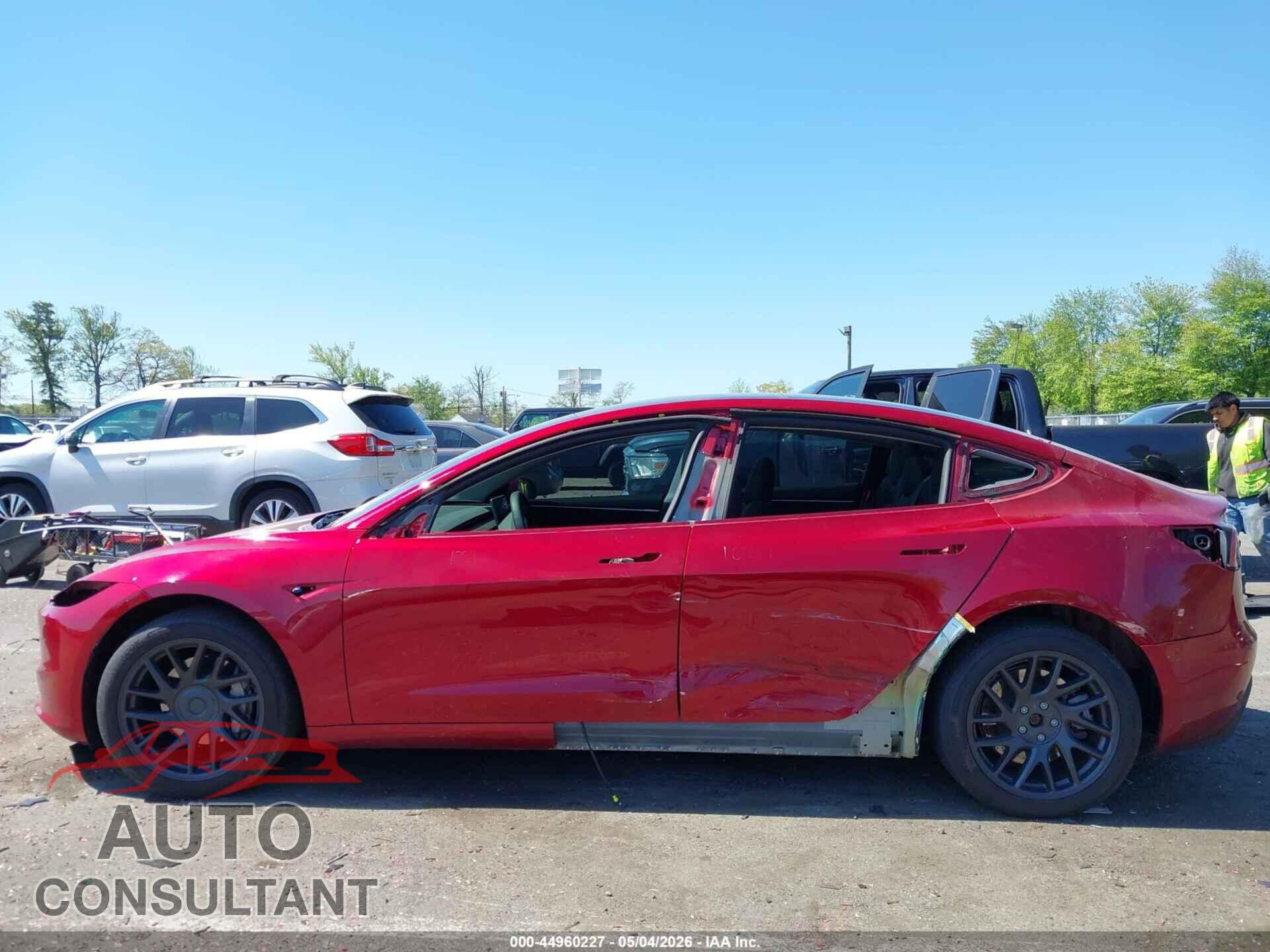 TESLA MODEL 3 2024 - 5YJ3E1EBXRF843667