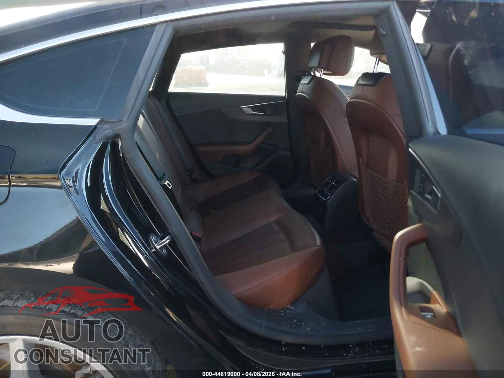 AUDI A5 2019 - WAUDNCF51KA045112