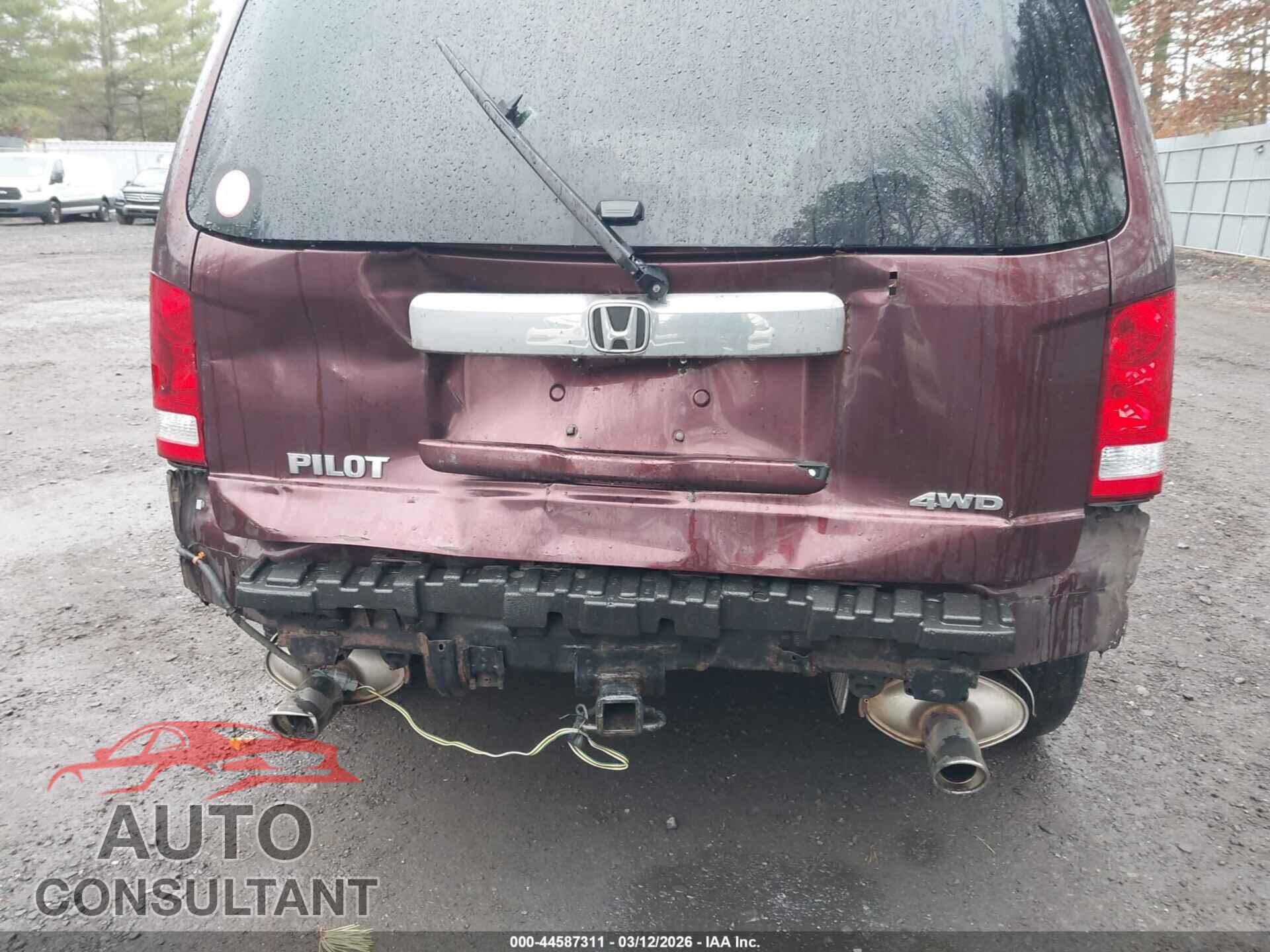HONDA PILOT 2011 - 5FNYF4H58BB047368