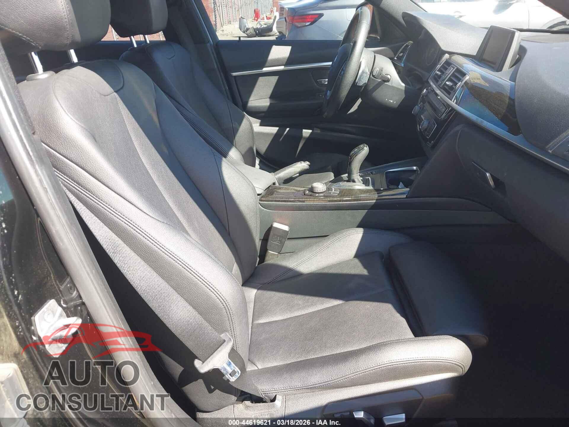 BMW 328I 2016 - WBA8E9G50GNU28672