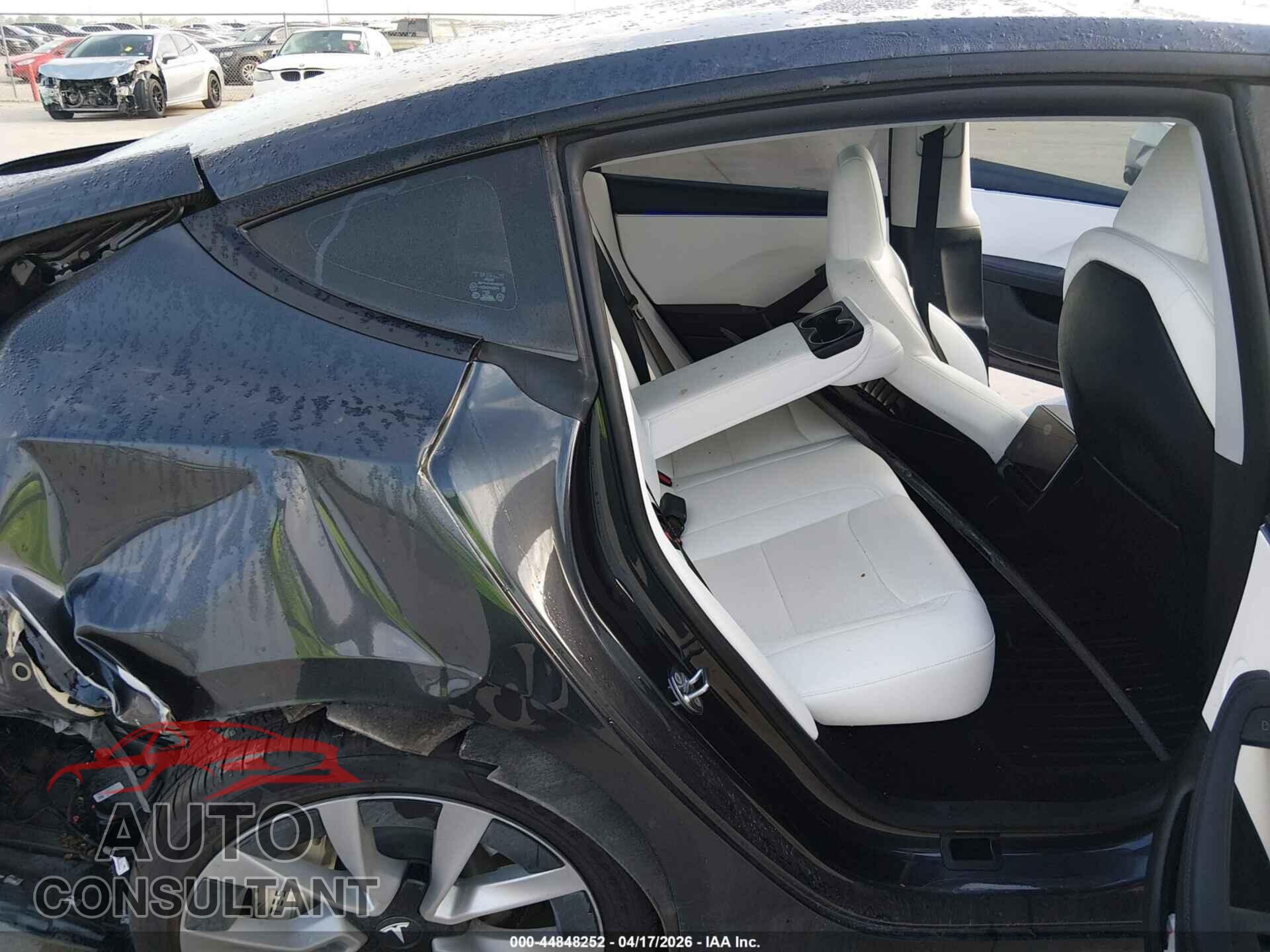 TESLA MODEL 3 2024 - 5YJ3E1EA7RF864872
