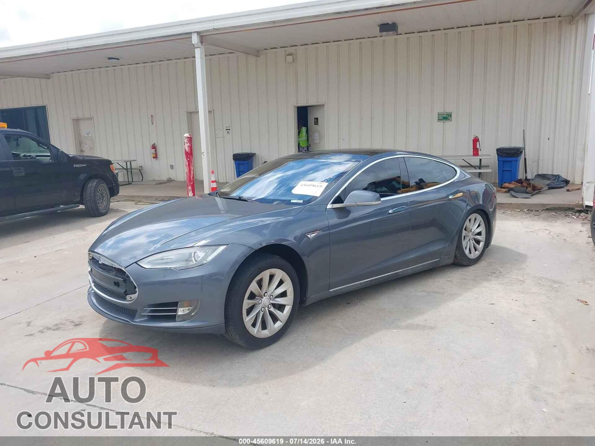 TESLA MODEL S 2013 - 5YJSA1CP2DFP14840