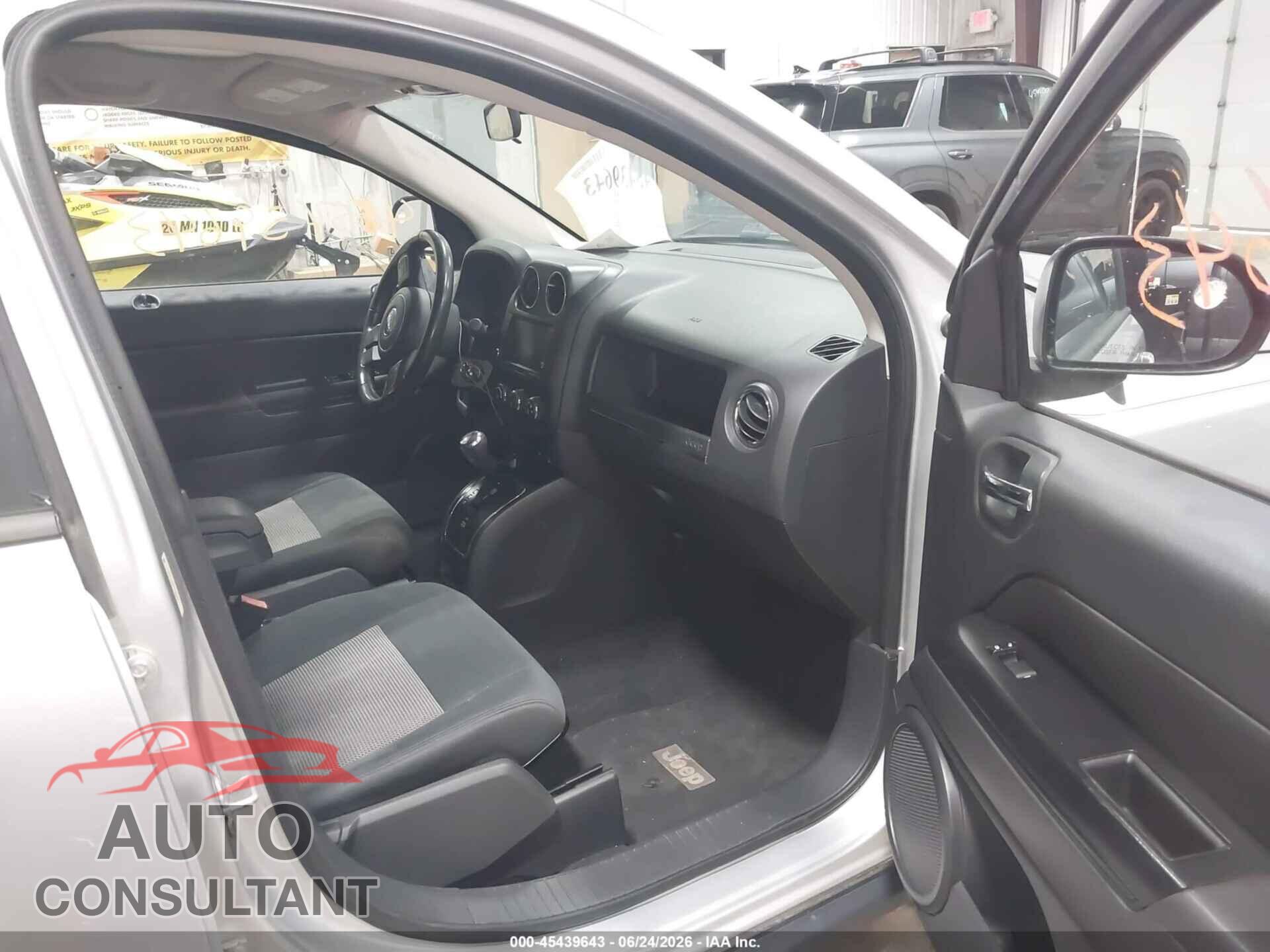 JEEP COMPASS 2011 - 1J4NF1FB6BD276191