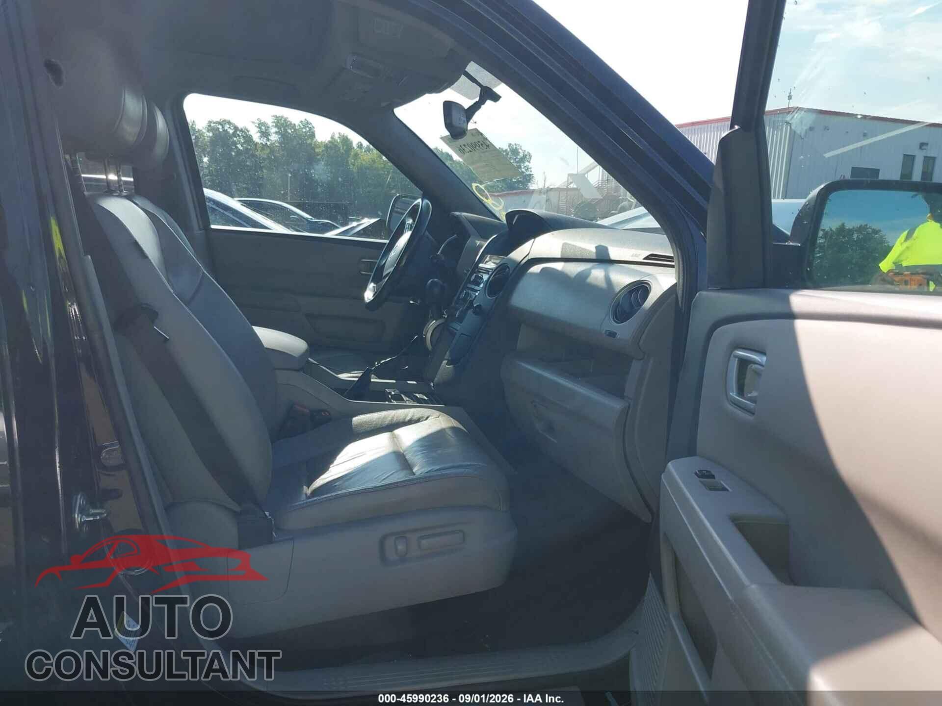HONDA PILOT 2015 - 5FNYF4H50FB063473