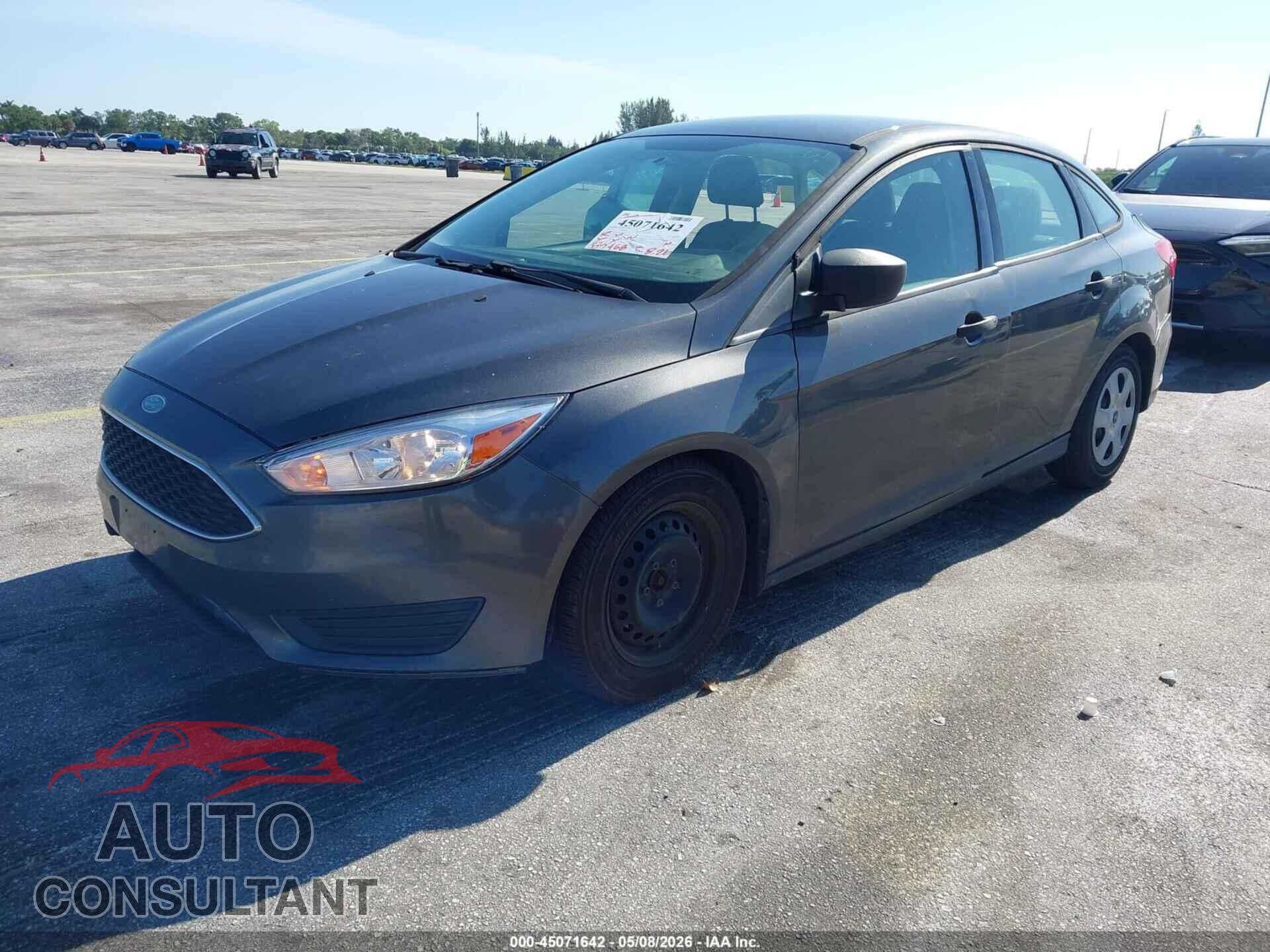 FORD FOCUS 2017 - 1FADP3E26HL328760